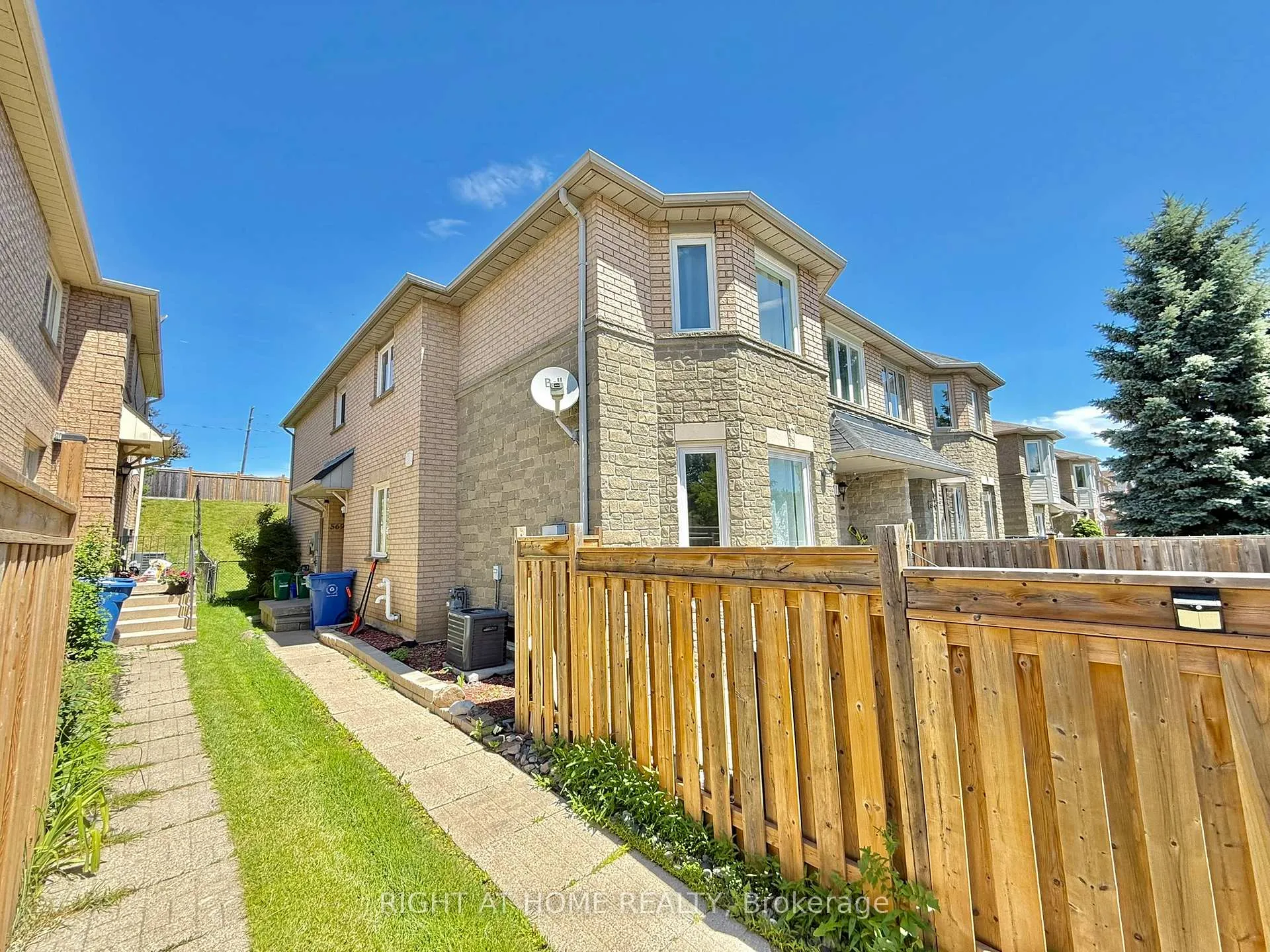 Photo 38 of 569 Walpole Crescent, Newmarket, Stonehaven-Wyndham — HOMEH