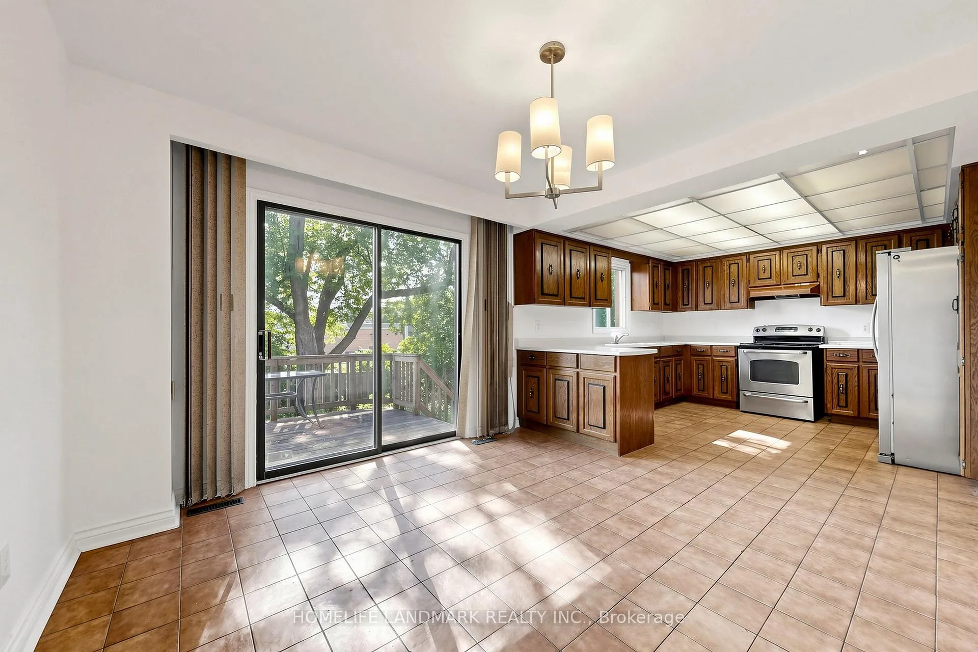 Photo 11 of 23 Dorian Place, Vaughan, Uplands — HOMEH
