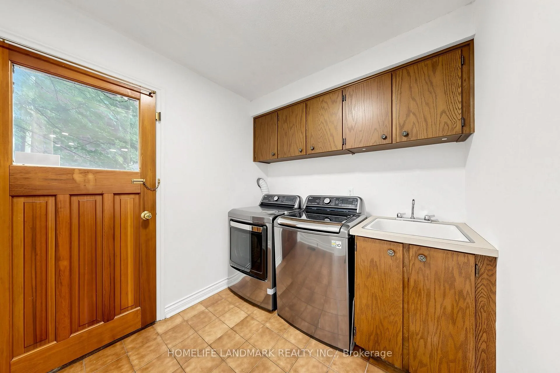 Photo 16 of 23 Dorian Place, Vaughan, Uplands — HOMEH