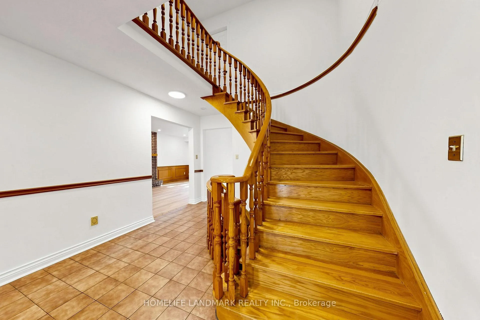Photo 20 of 23 Dorian Place, Vaughan, Uplands — HOMEH