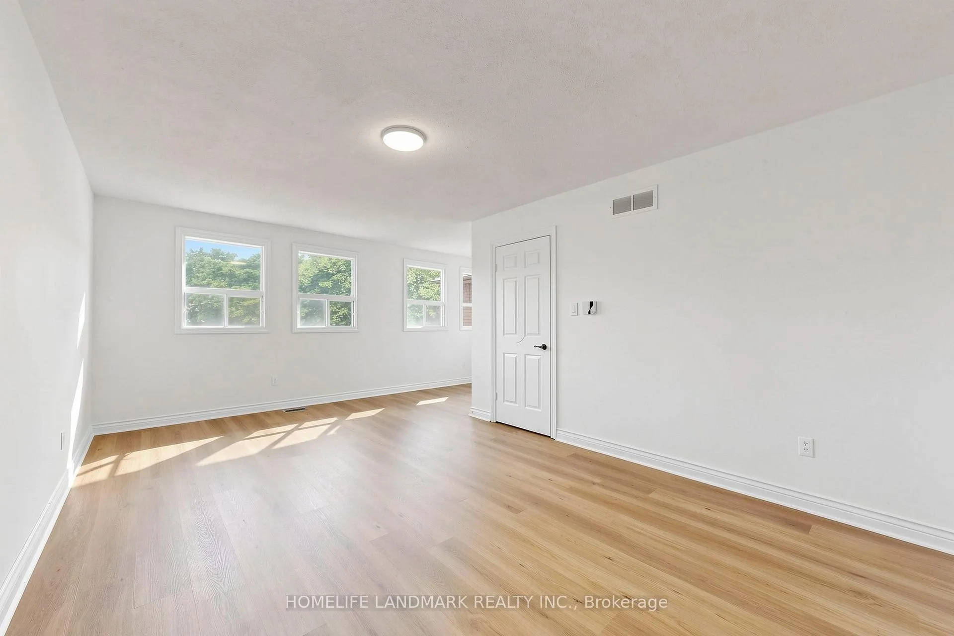 Photo 21 of 23 Dorian Place, Vaughan, Uplands — HOMEH