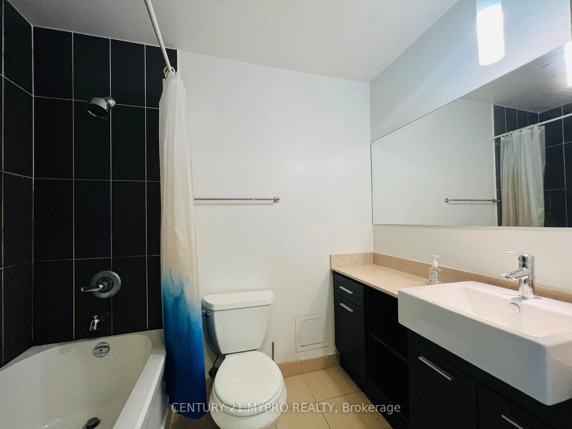 Photo 12 of Unit 701, 770 Bay Street, Toronto, Bay Street Corridor — HOMEH