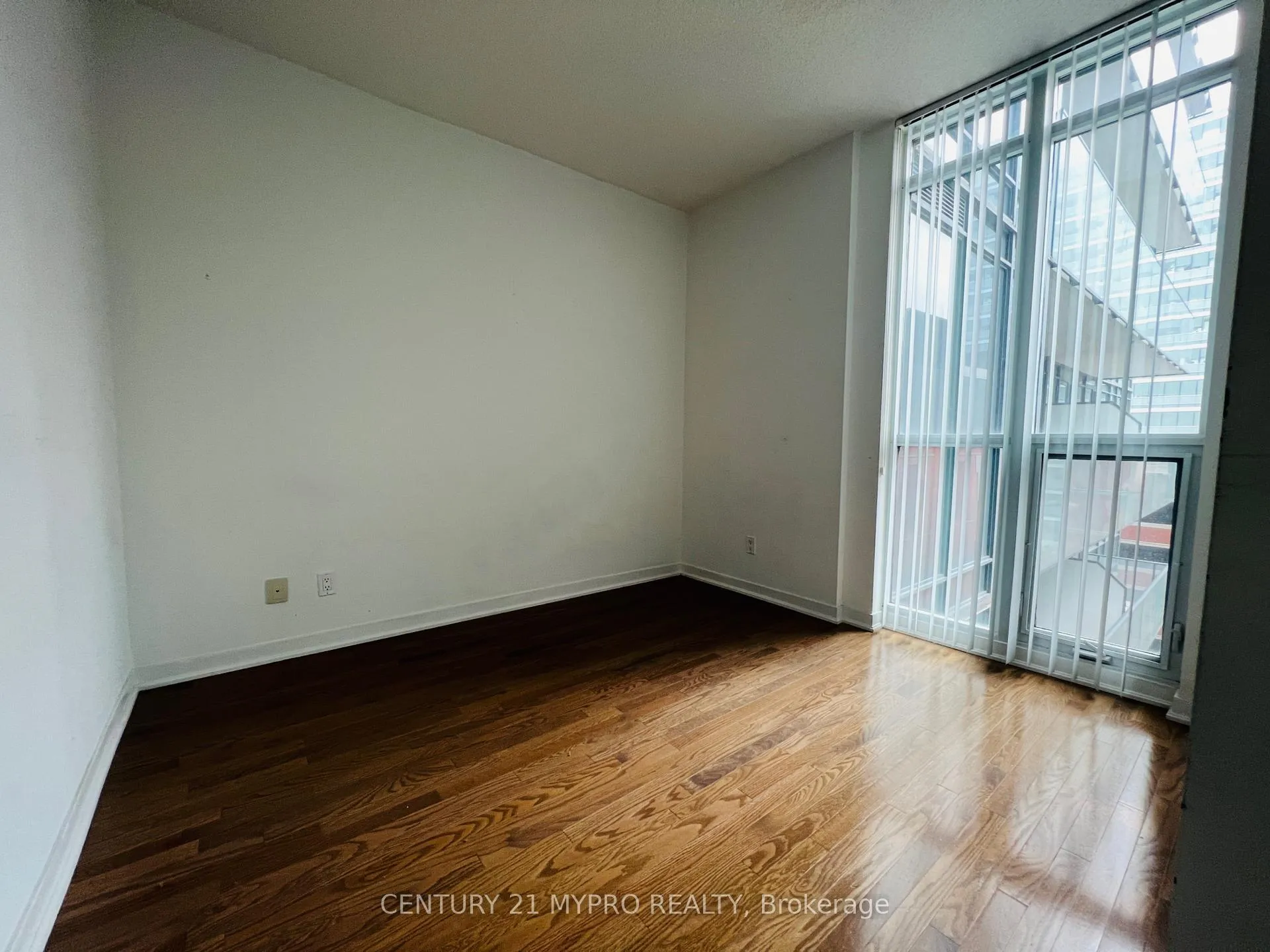 Photo 15 of Unit 701, 770 Bay Street, Toronto, Bay Street Corridor — HOMEH