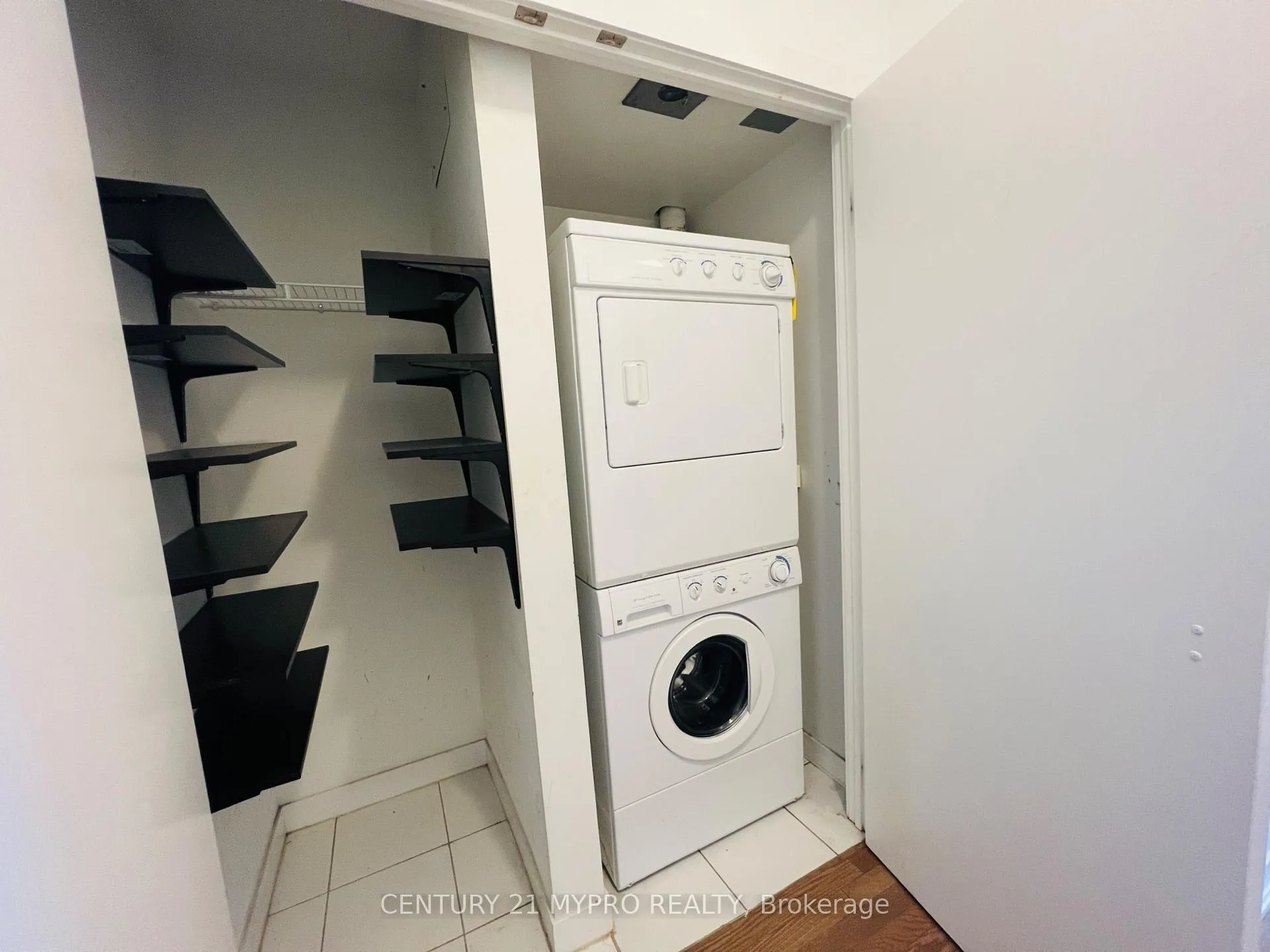 Photo 18 of Unit 701, 770 Bay Street, Toronto, Bay Street Corridor — HOMEH