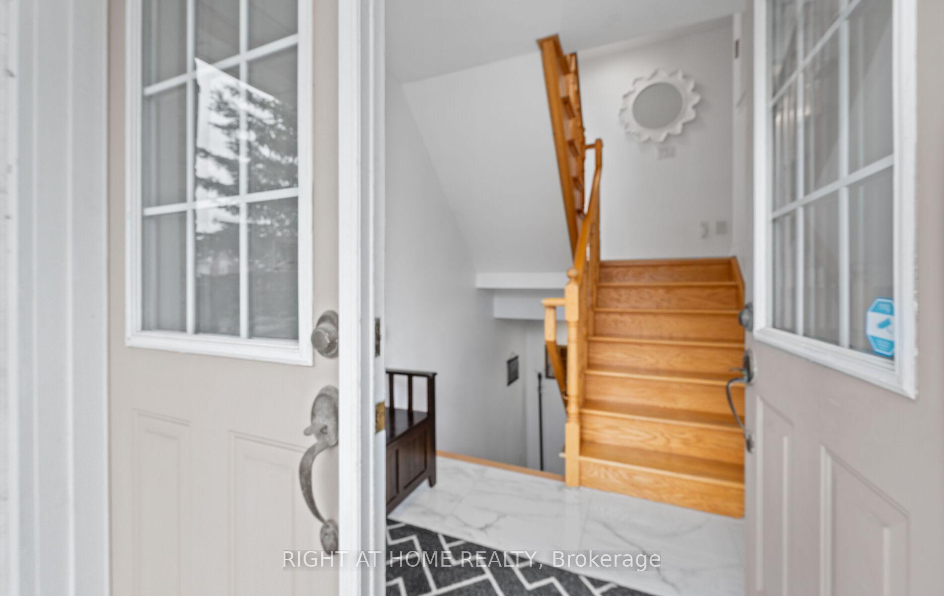Photo 4 of 58 Knoll Haven Circle, Caledon, Bolton North — HOMEH