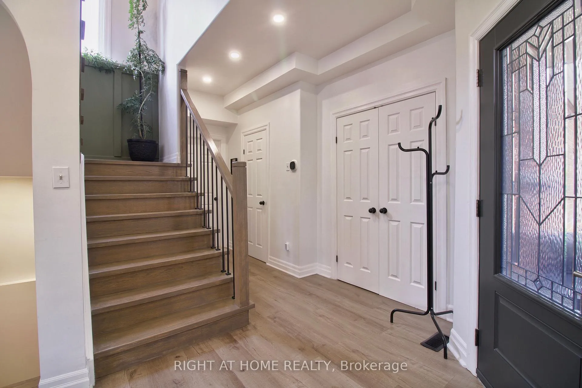 Photo 6 of 253 Schneller Drive, Wilmot, Baden — HOMEH