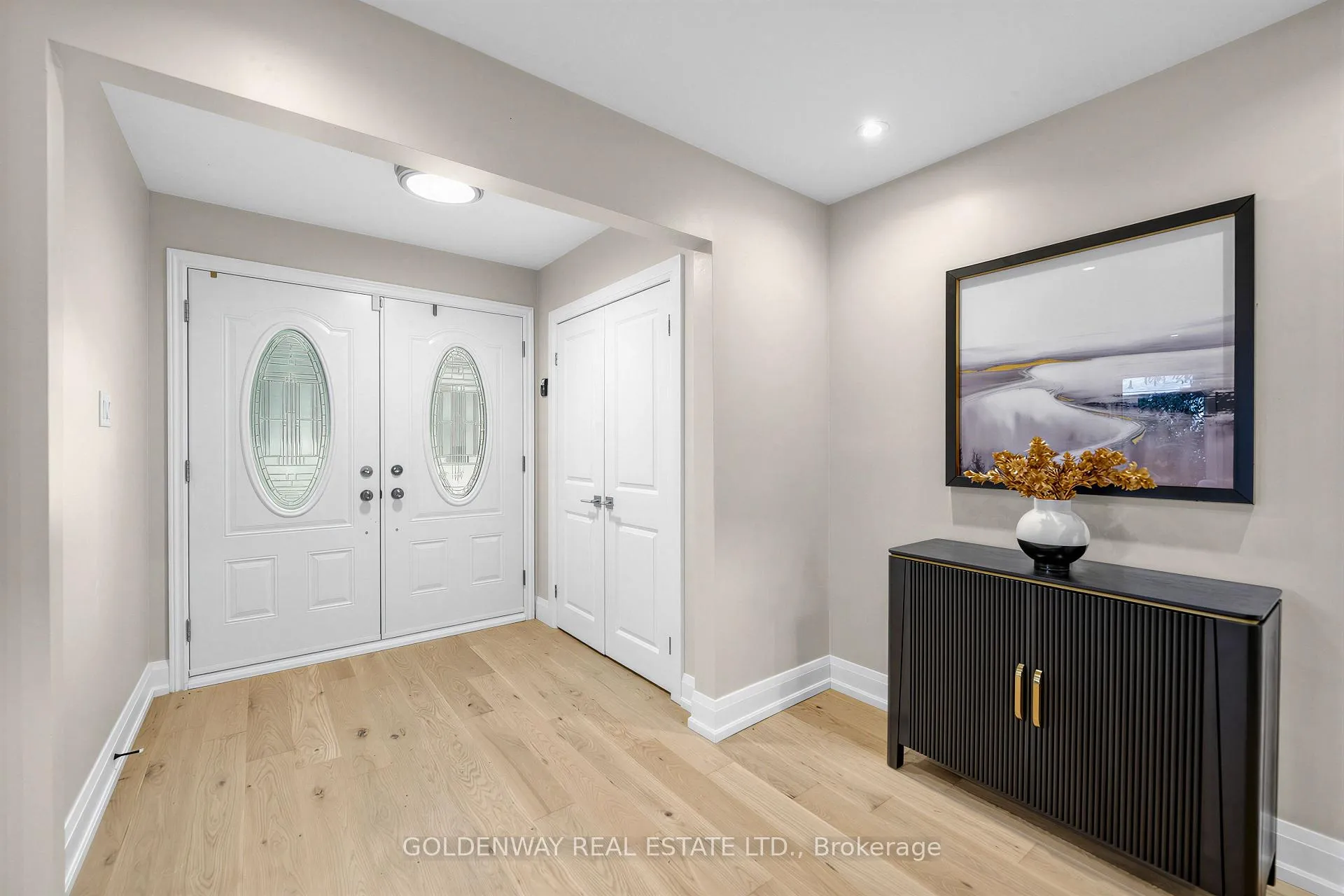 Photo 2 of 3 Sir Lancelot Drive, Markham, Markham Village — HOMEH