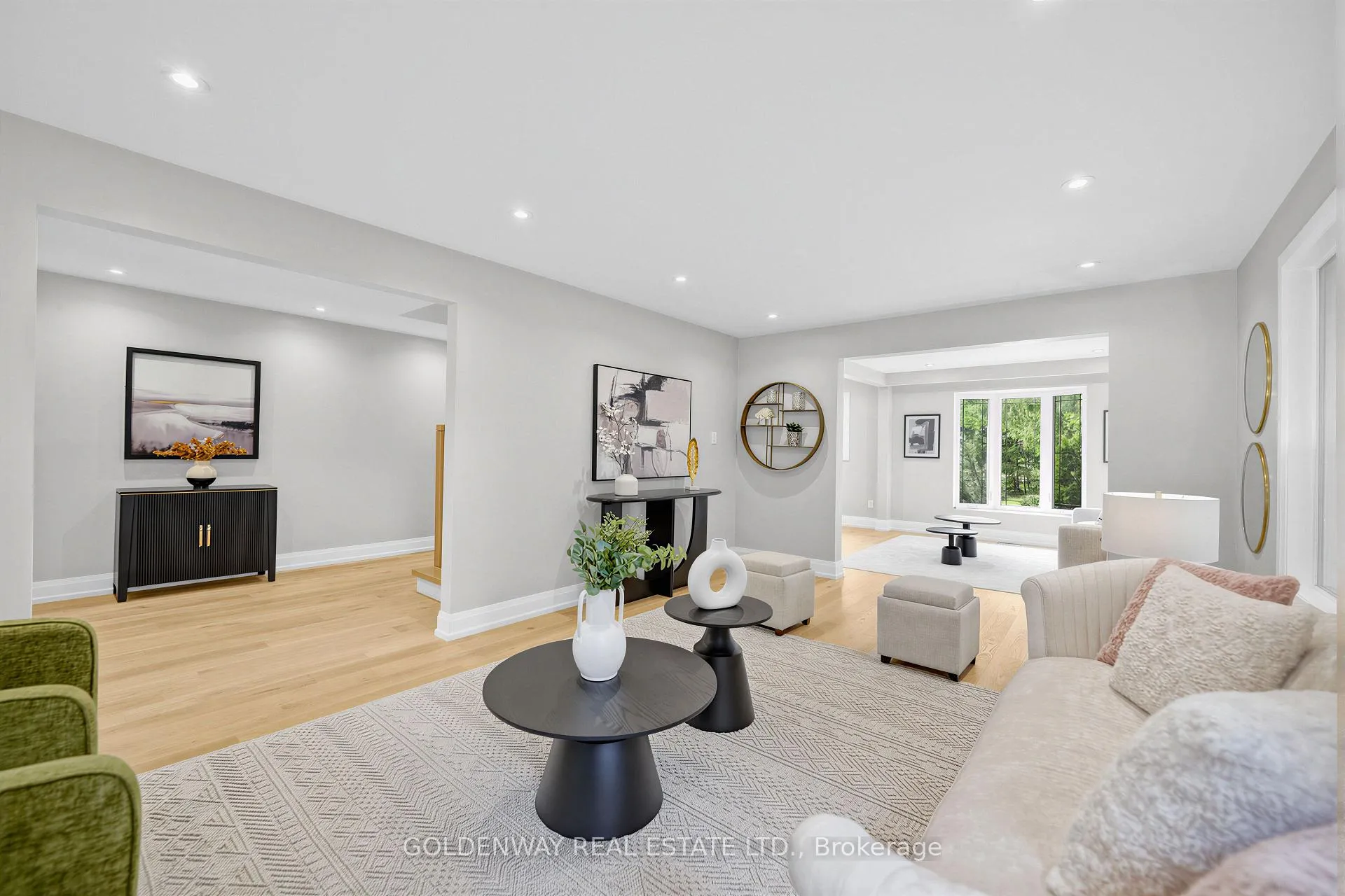 Photo 4 of 3 Sir Lancelot Drive, Markham, Markham Village — HOMEH