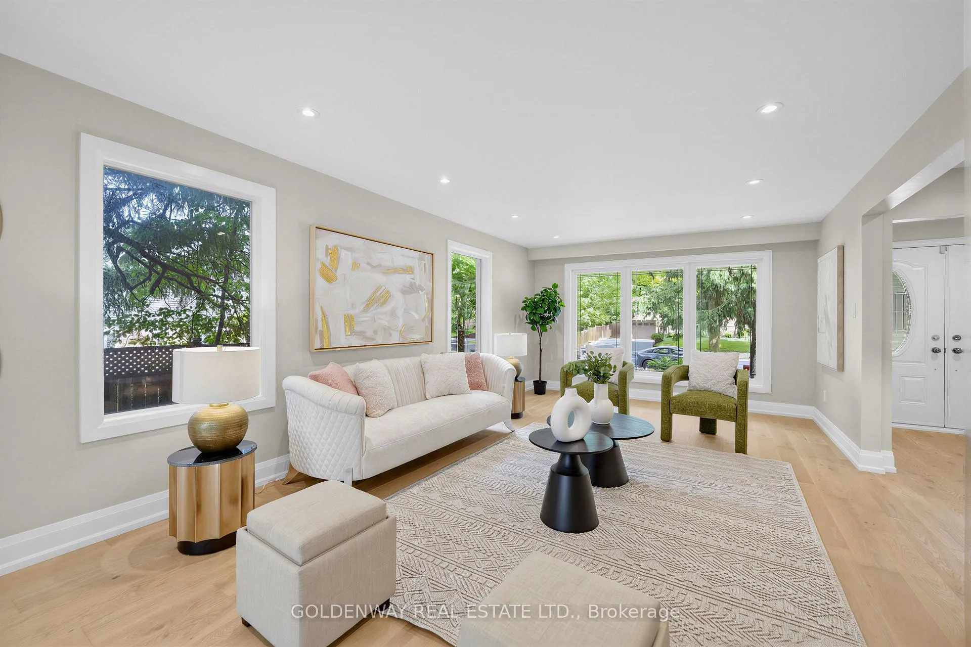Photo 8 of 3 Sir Lancelot Drive, Markham, Markham Village — HOMEH