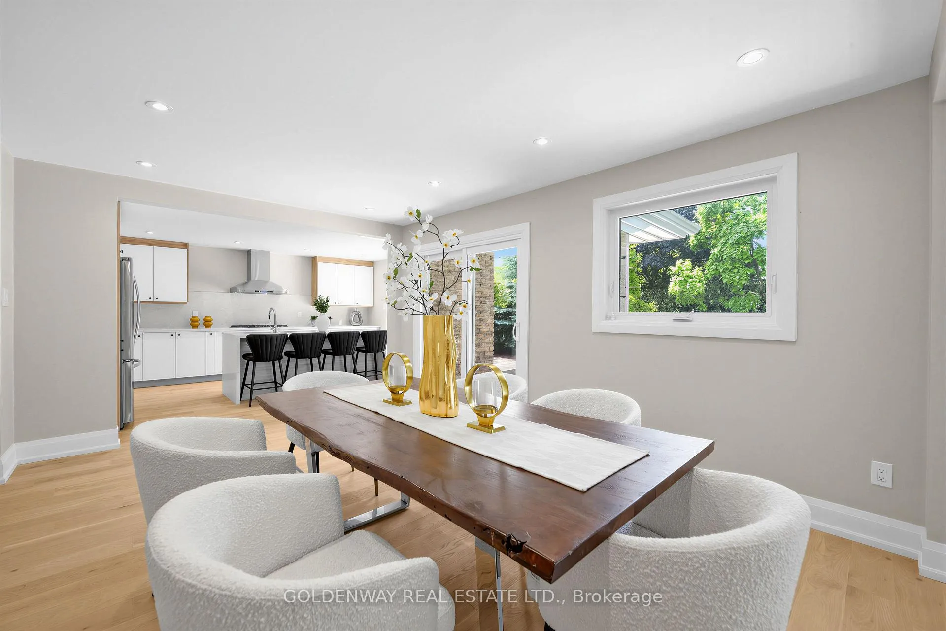 Photo 13 of 3 Sir Lancelot Drive, Markham, Markham Village — HOMEH