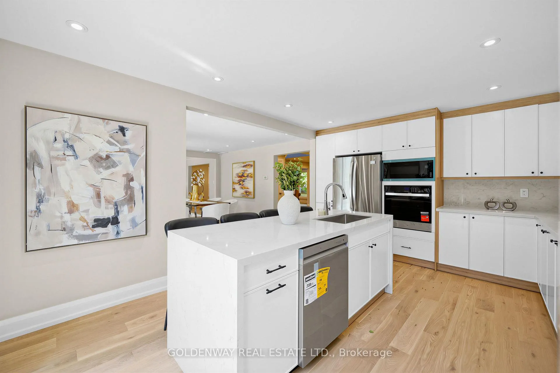 Photo 16 of 3 Sir Lancelot Drive, Markham, Markham Village — HOMEH