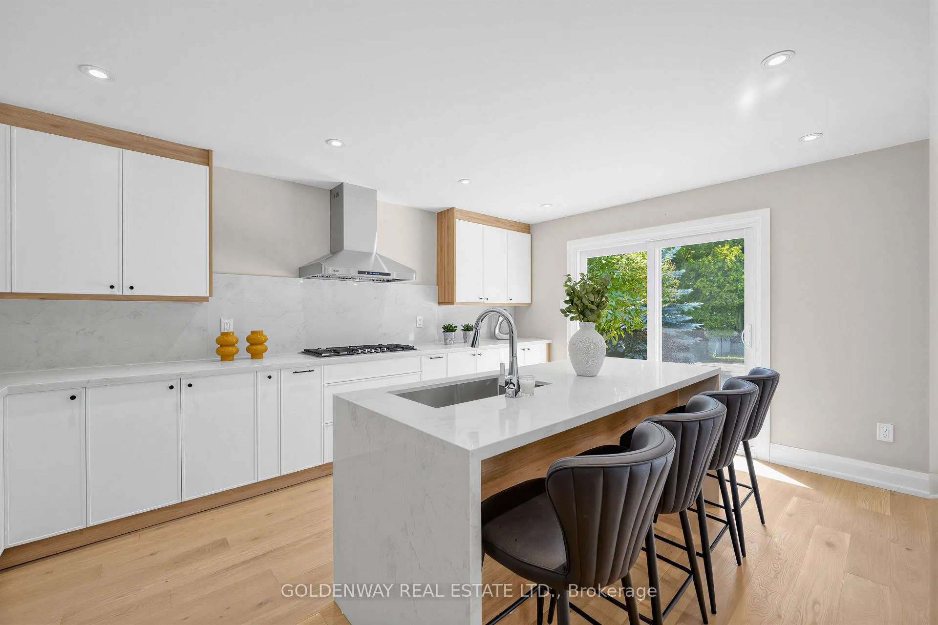 Photo 17 of 3 Sir Lancelot Drive, Markham, Markham Village — HOMEH
