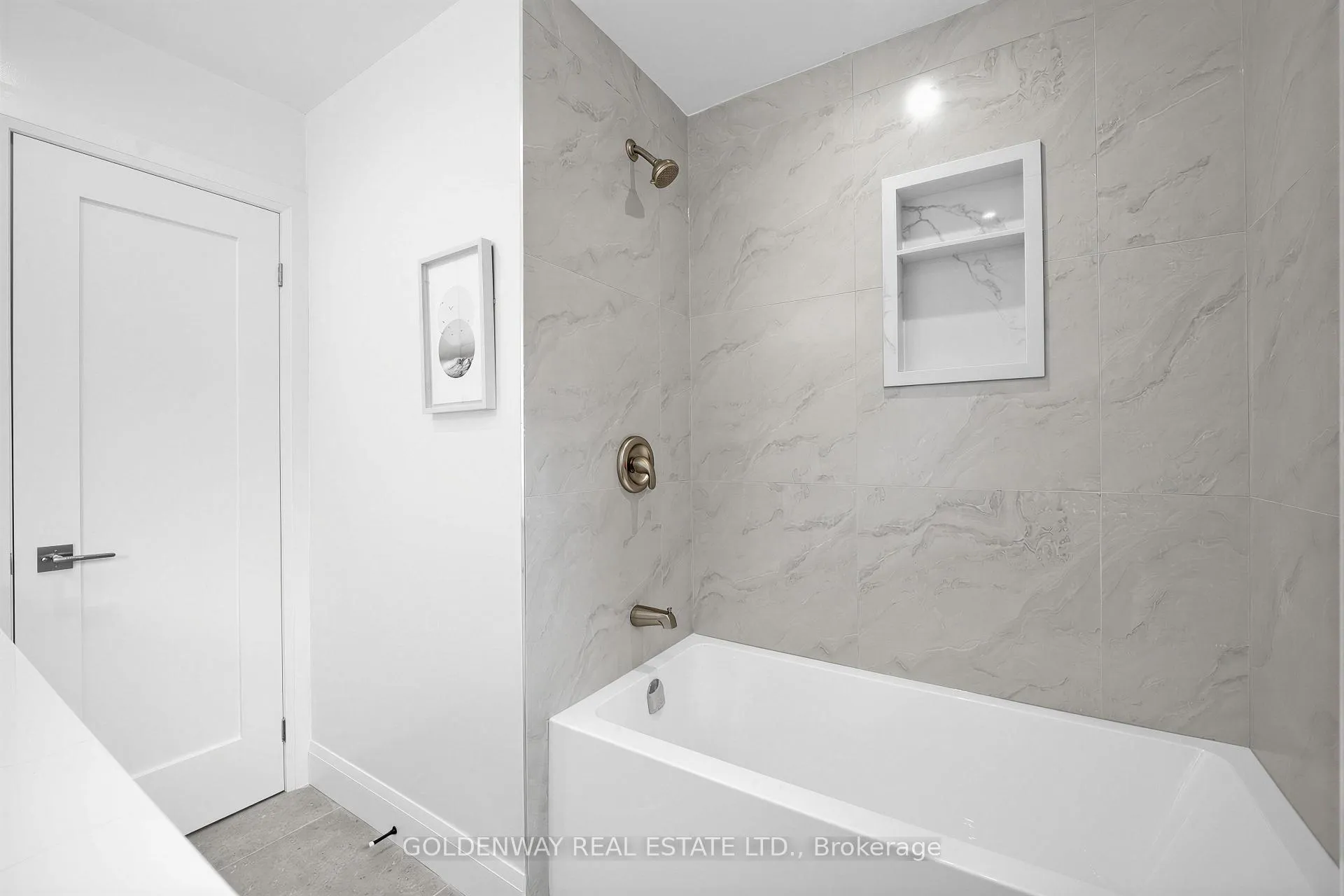 Photo 32 of 3 Sir Lancelot Drive, Markham, Markham Village — HOMEH