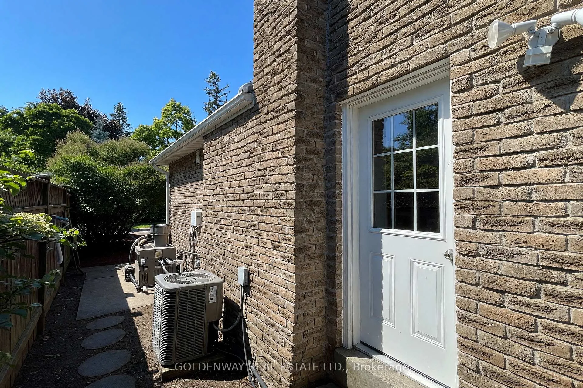Photo 40 of 3 Sir Lancelot Drive, Markham, Markham Village — HOMEH