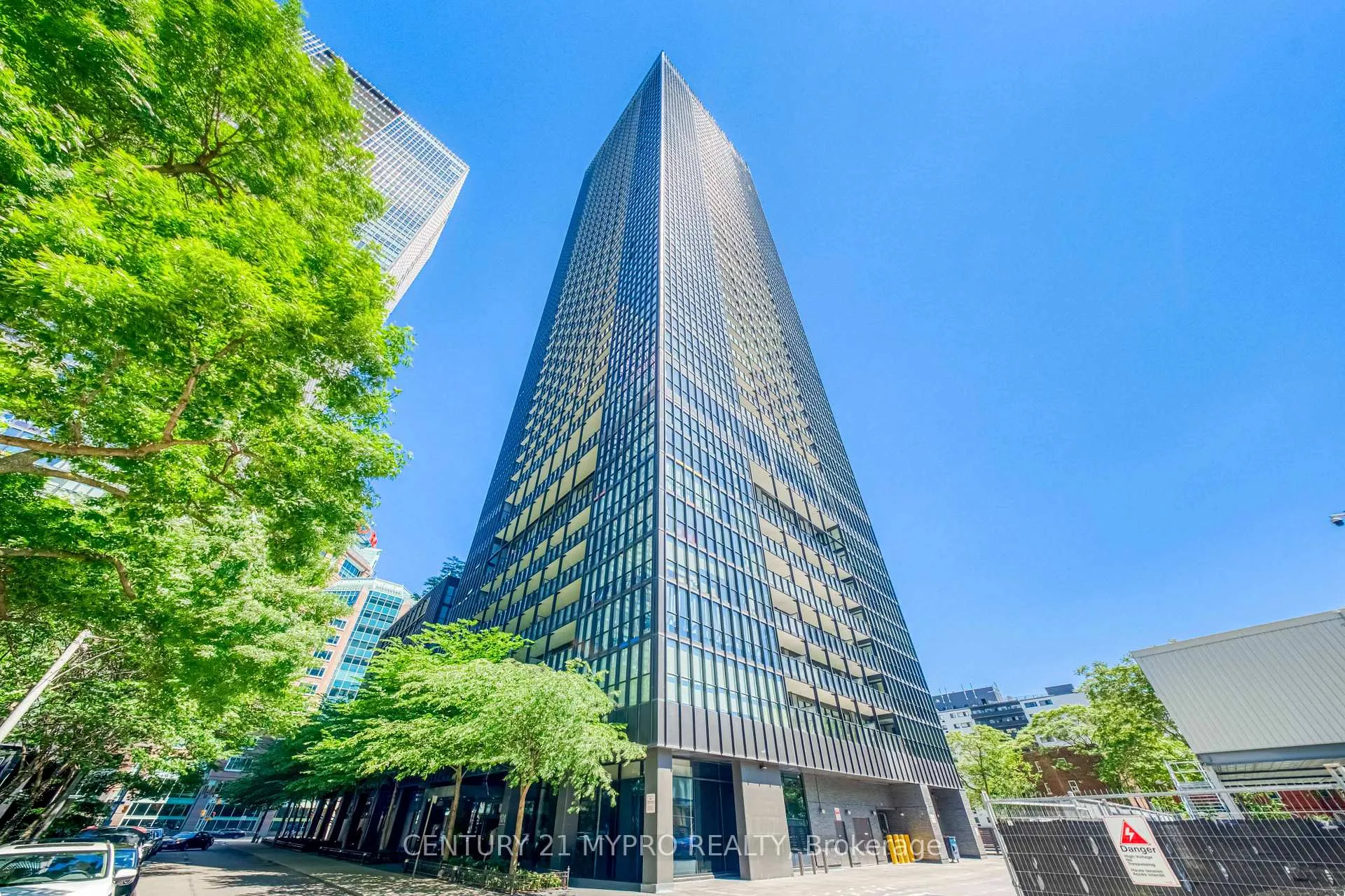 Photo 4 of Unit 811, 101 Charles Street E, Toronto, Church-Yonge Corridor — HOMEH