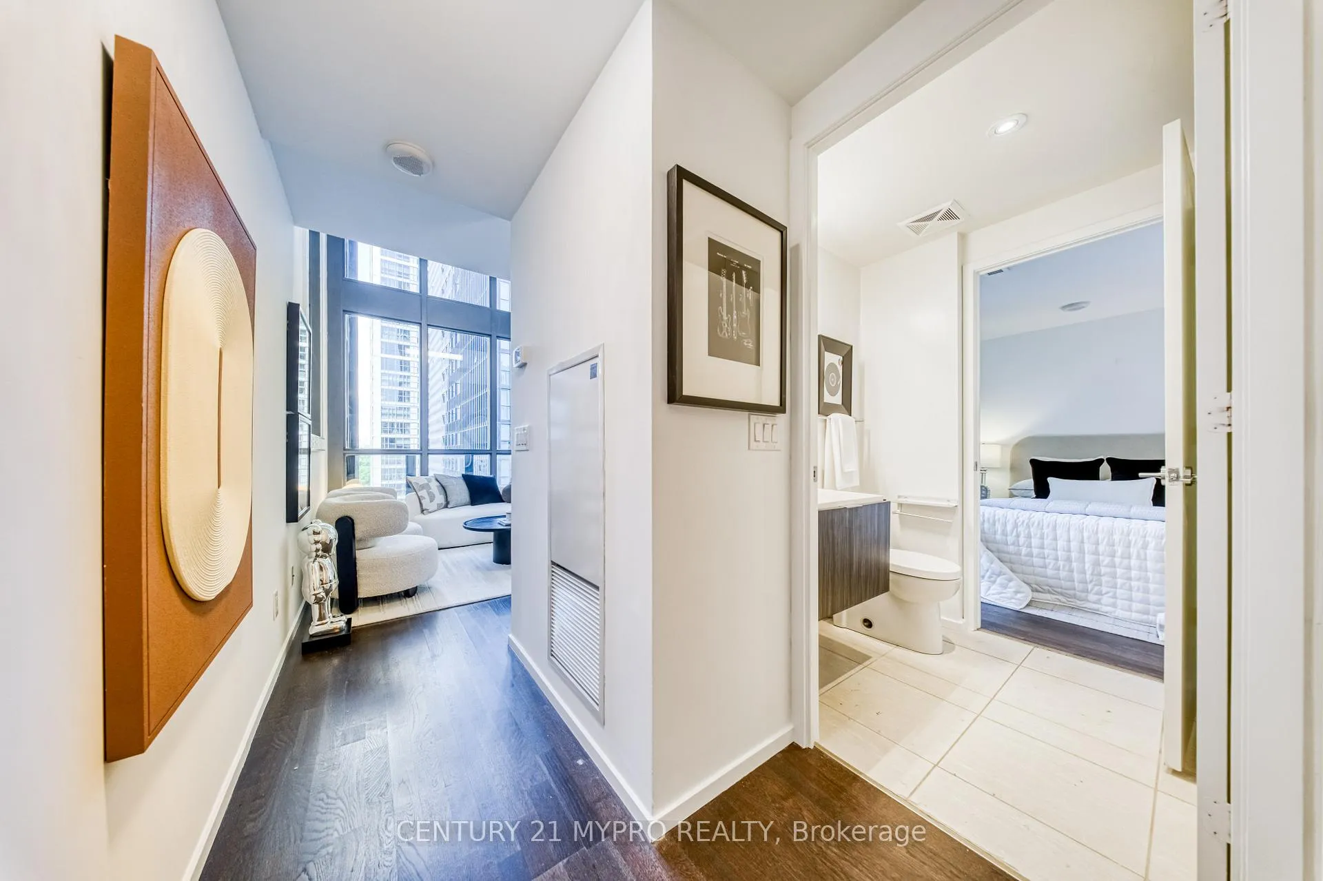 Photo 6 of Unit 811, 101 Charles Street E, Toronto, Church-Yonge Corridor — HOMEH