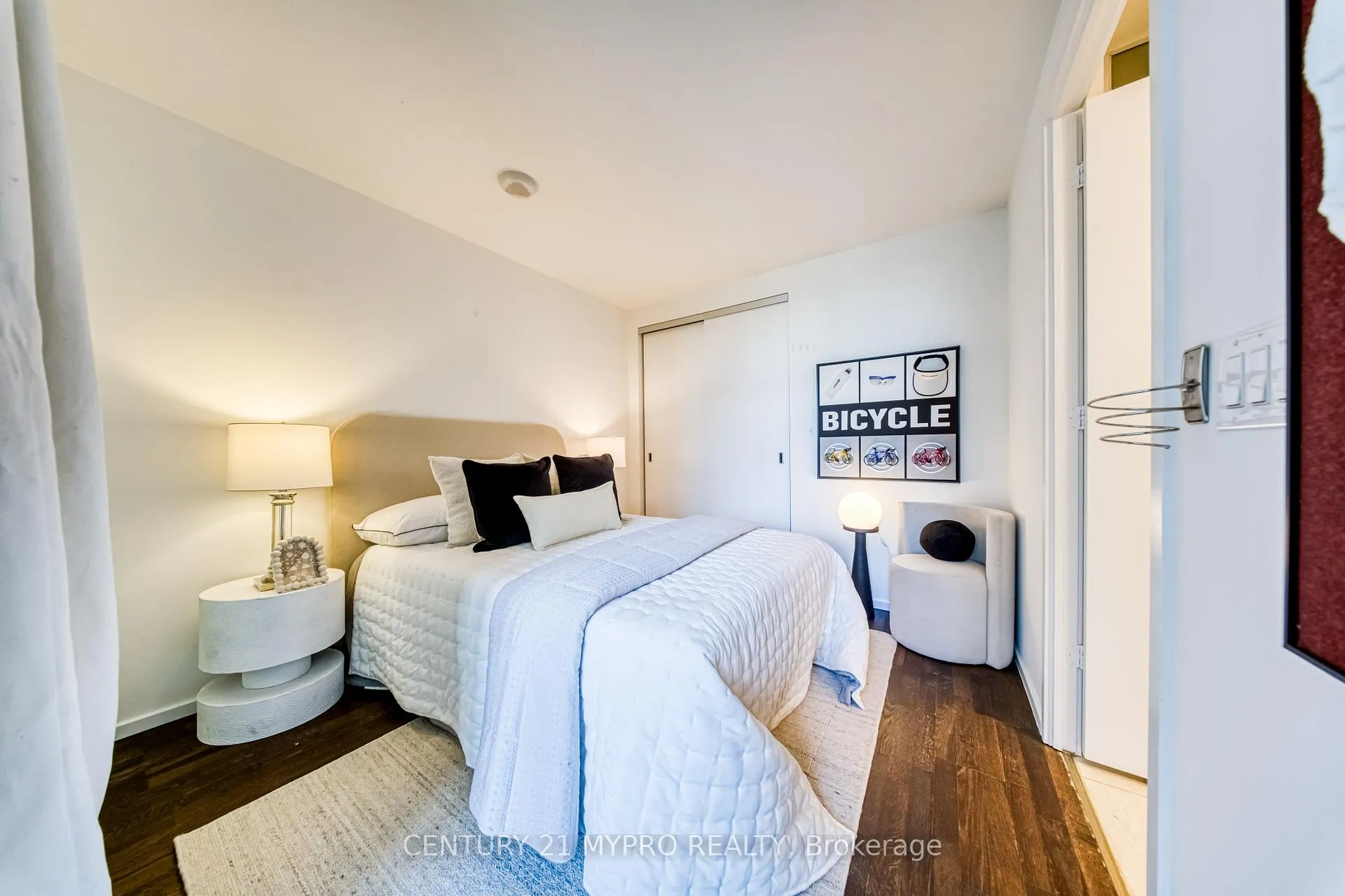 Photo 24 of Unit 811, 101 Charles Street E, Toronto, Church-Yonge Corridor — HOMEH