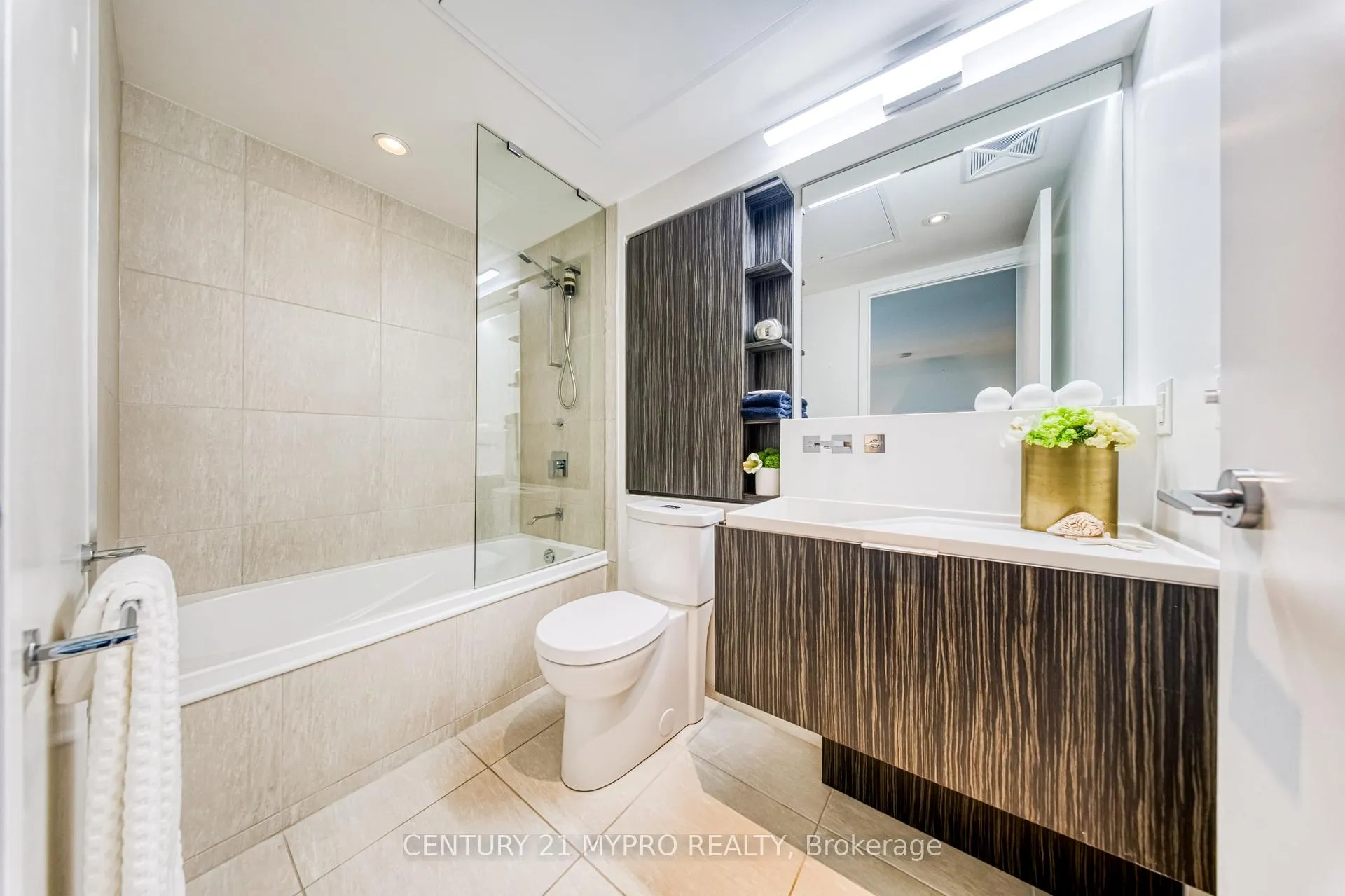 Photo 34 of Unit 811, 101 Charles Street E, Toronto, Church-Yonge Corridor — HOMEH