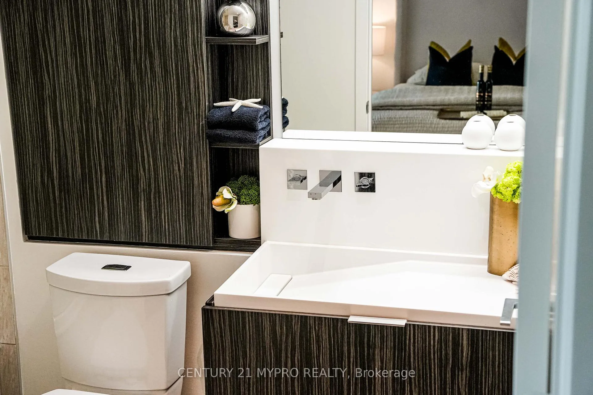 Photo 35 of Unit 811, 101 Charles Street E, Toronto, Church-Yonge Corridor — HOMEH