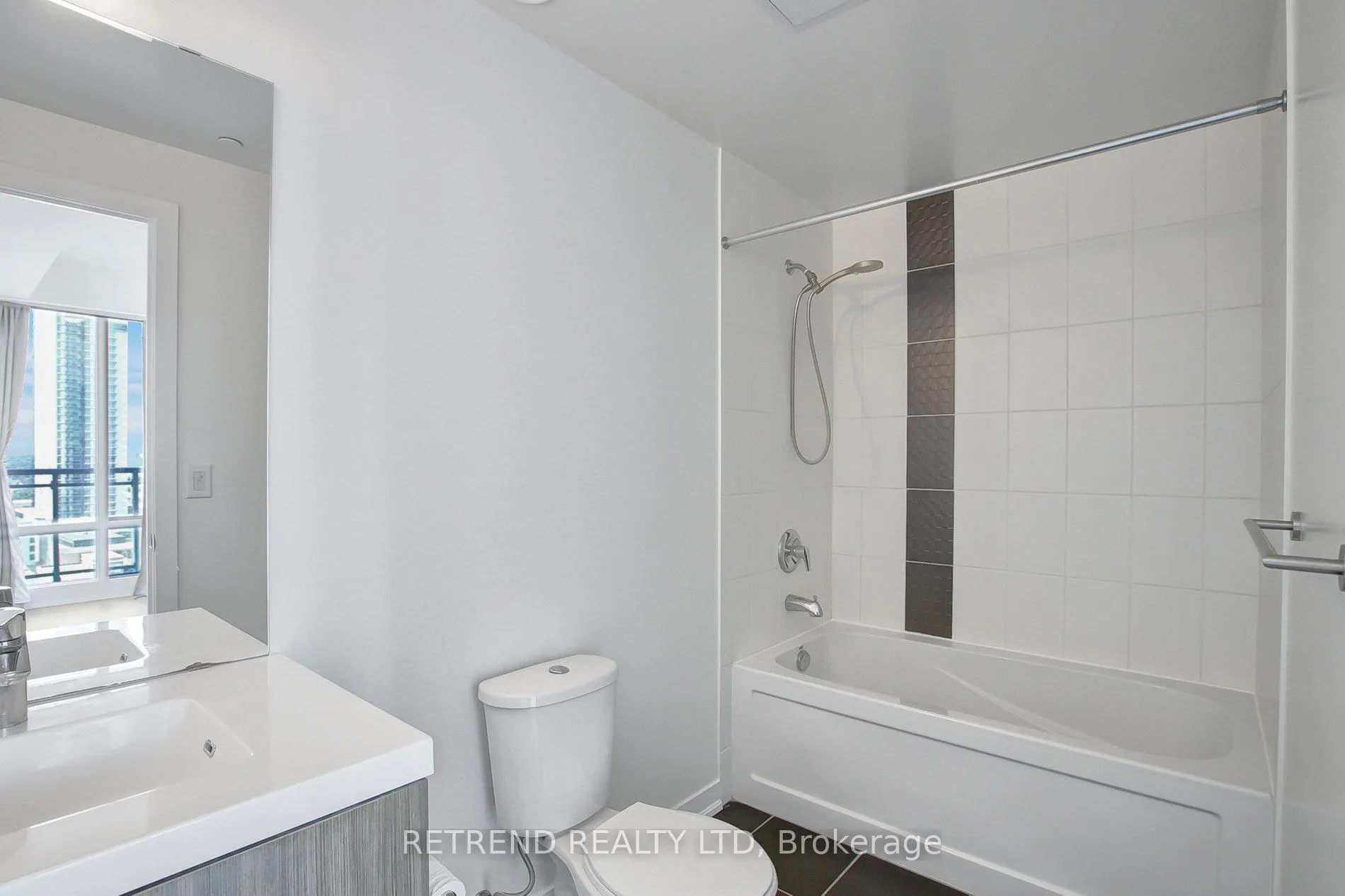 Photo 13 of Unit 1504, 85 Duke Street W, Kitchener, City Commercial Core — HOMEH