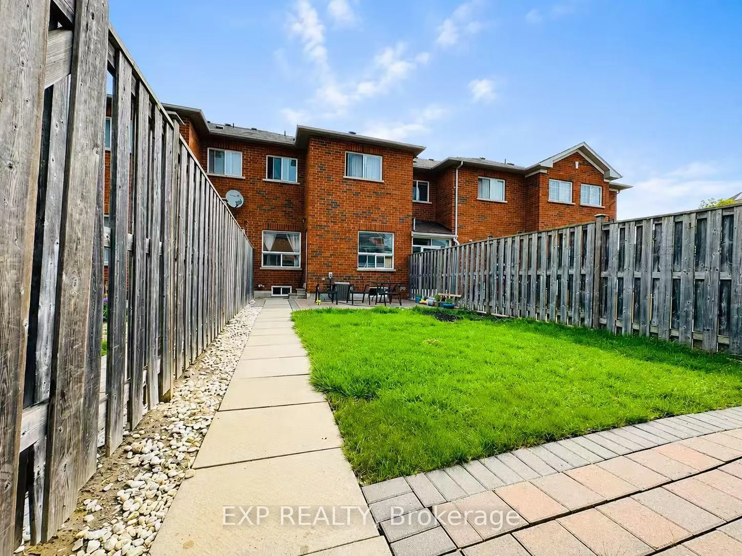 Photo 5 of 464 The Bridle Walk, Markham, Berczy — HOMEH