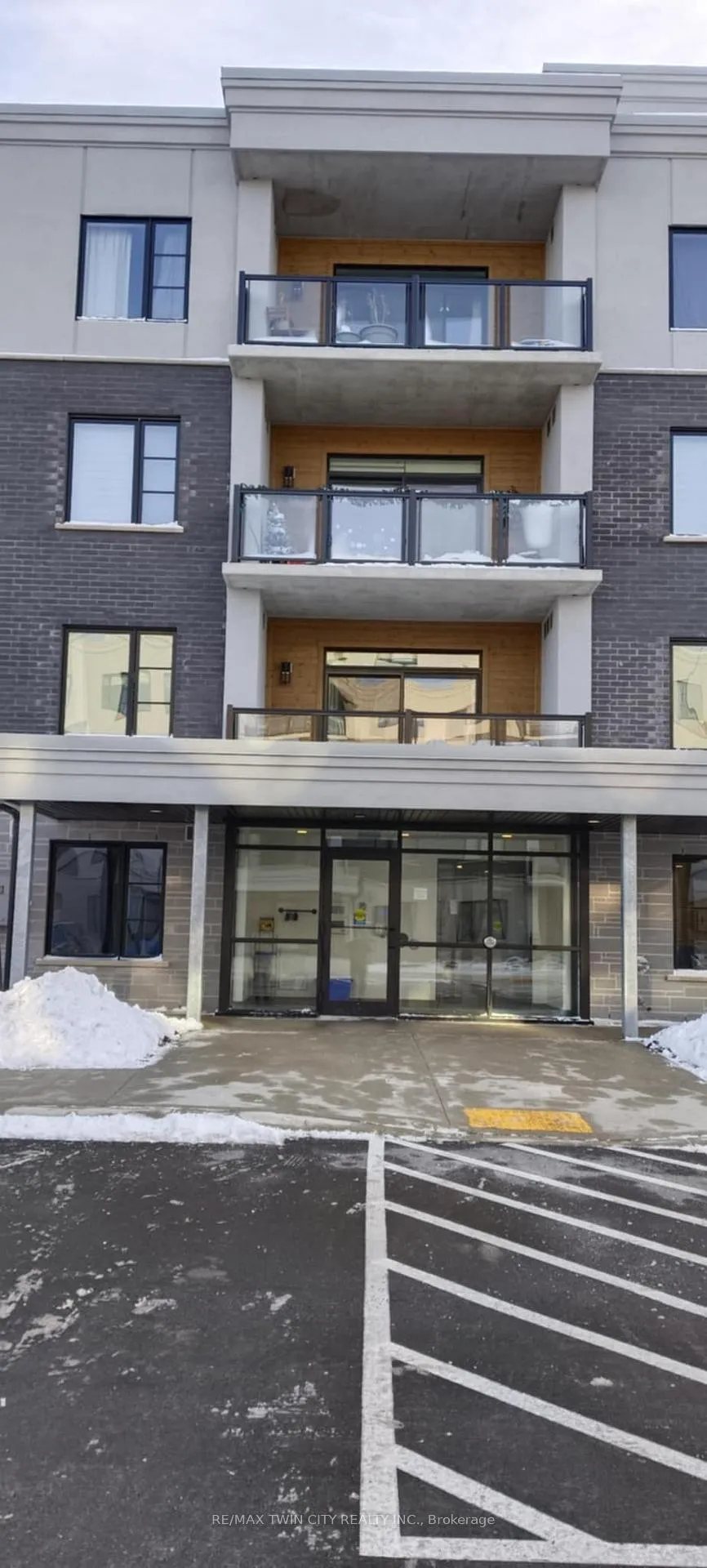 Front of Unit 401, 99B Farley Road