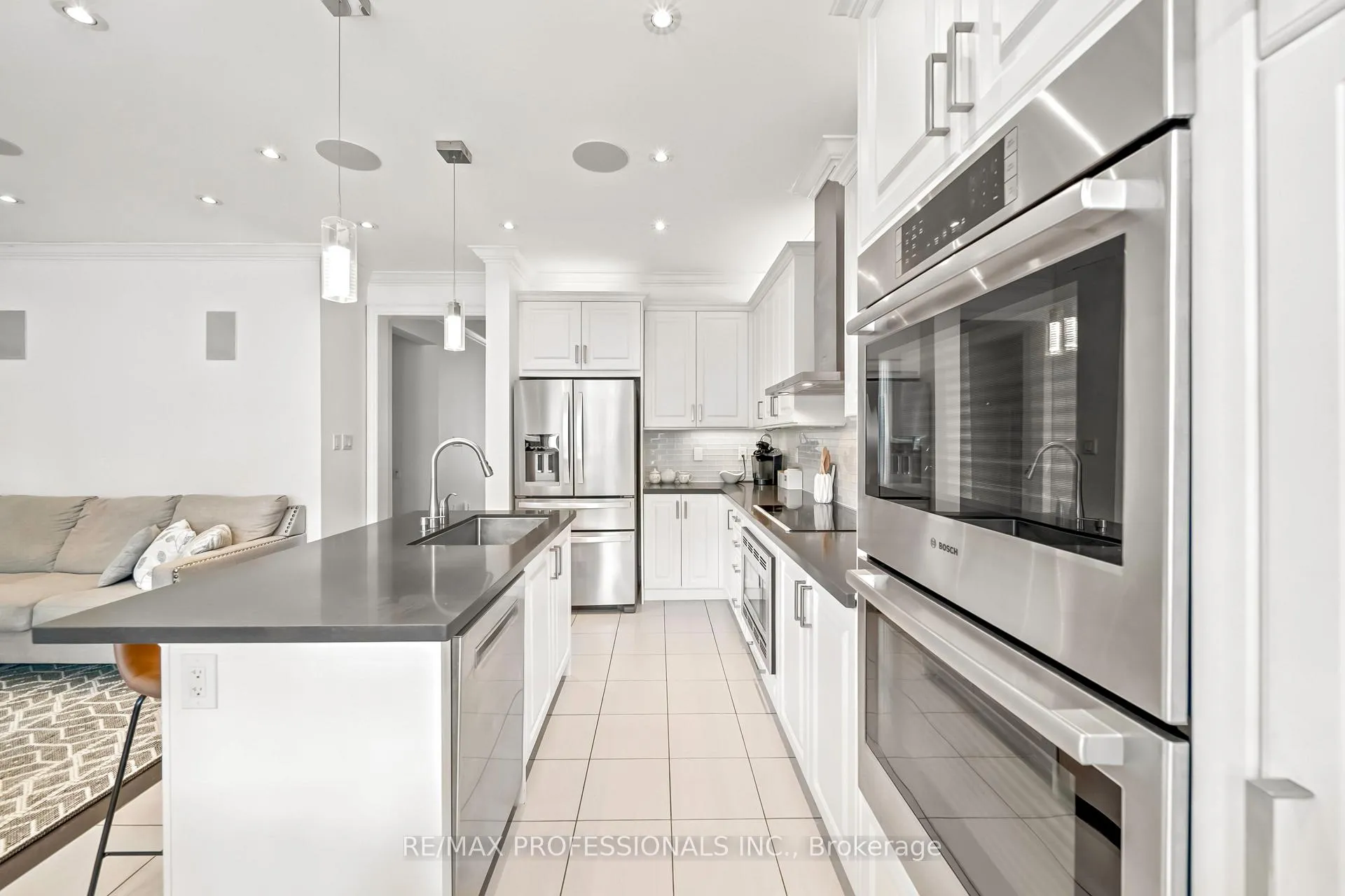Photo 13 of 11 Pelham Drive, Vaughan, Kleinburg — HOMEH