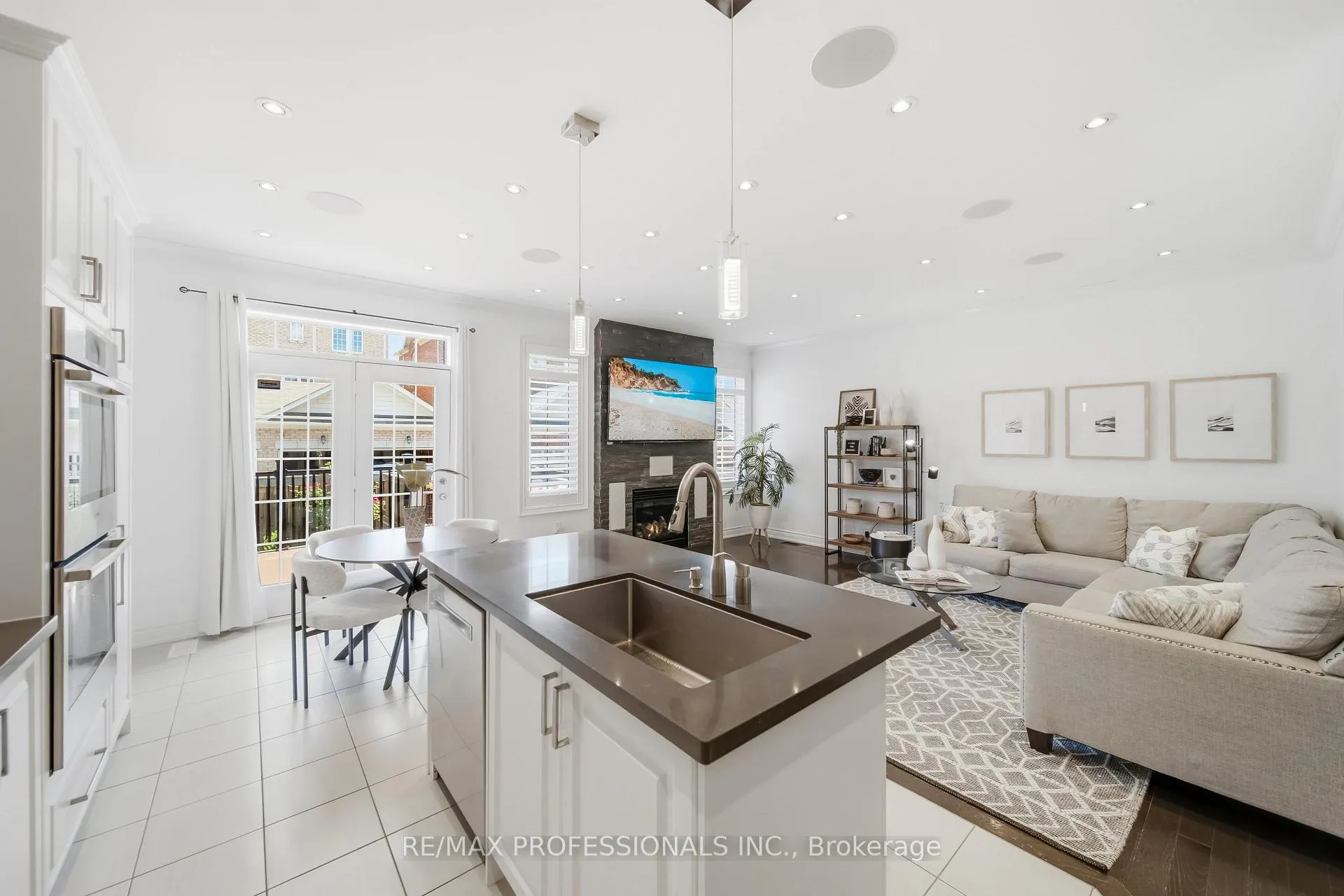 Photo 15 of 11 Pelham Drive, Vaughan, Kleinburg — HOMEH