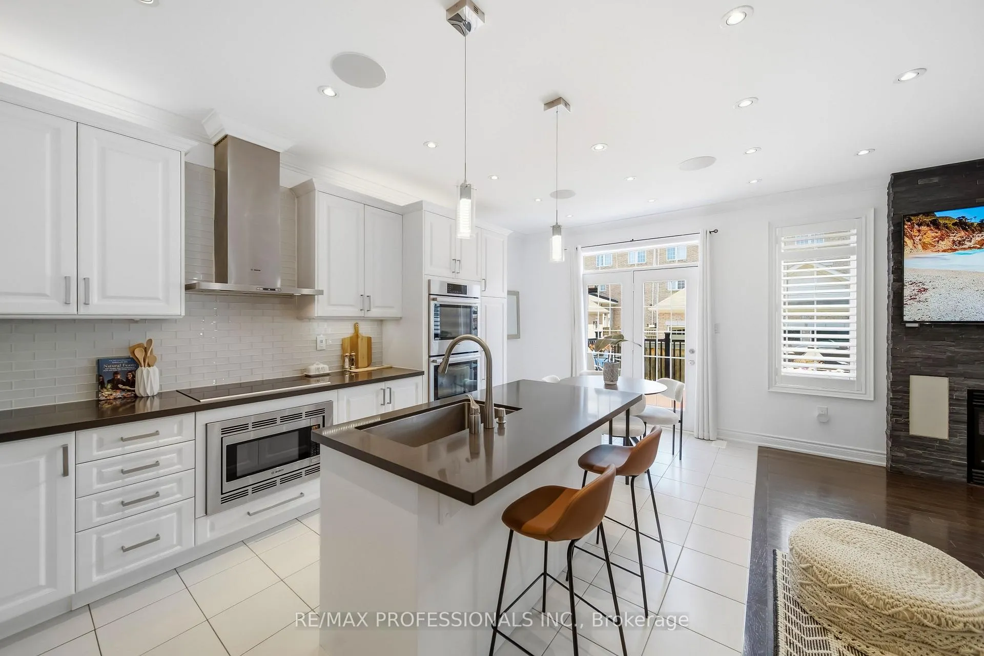Photo 16 of 11 Pelham Drive, Vaughan, Kleinburg — HOMEH