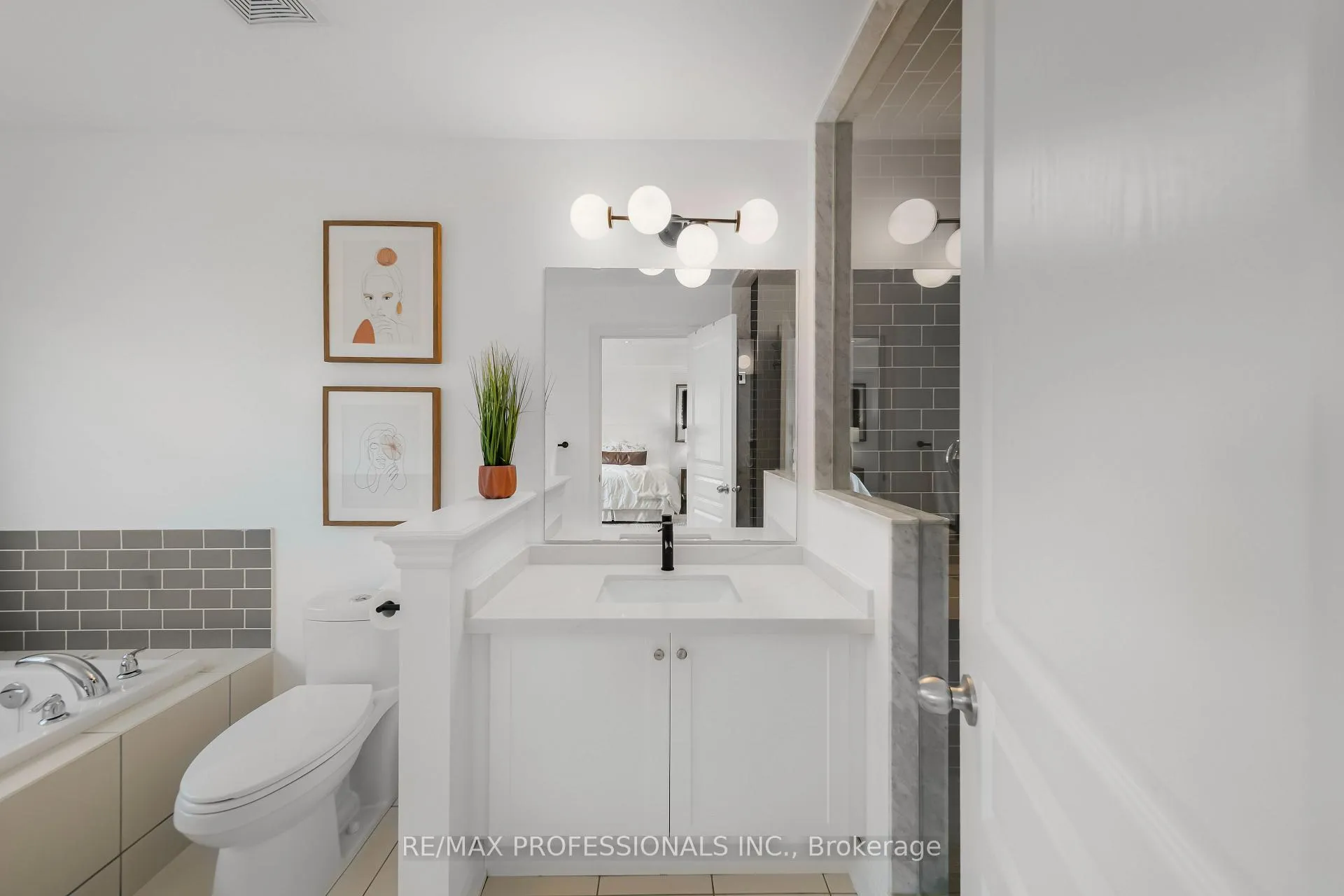 Photo 20 of 11 Pelham Drive, Vaughan, Kleinburg — HOMEH