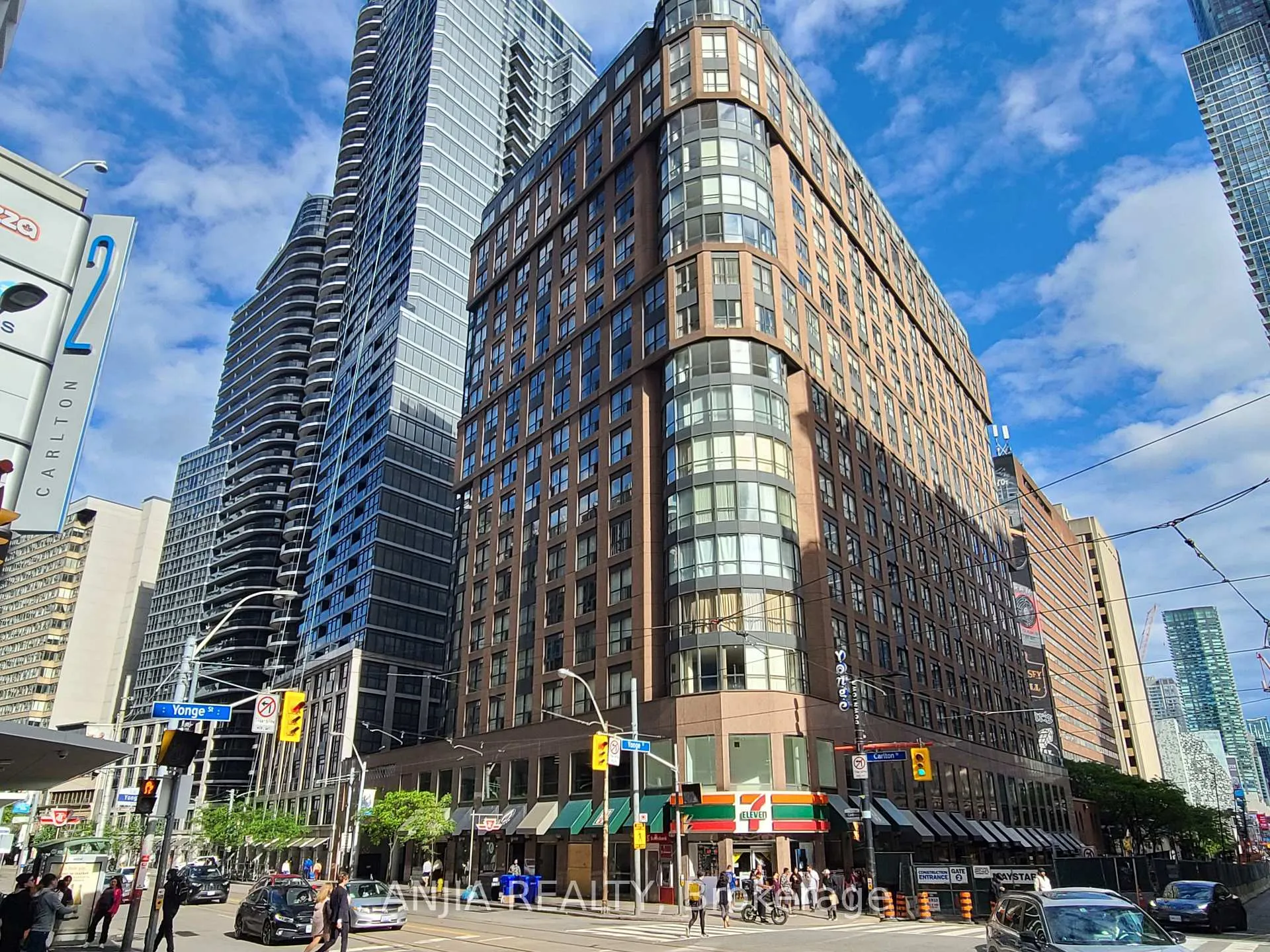 Front of Unit 1805, 7 Carlton Street