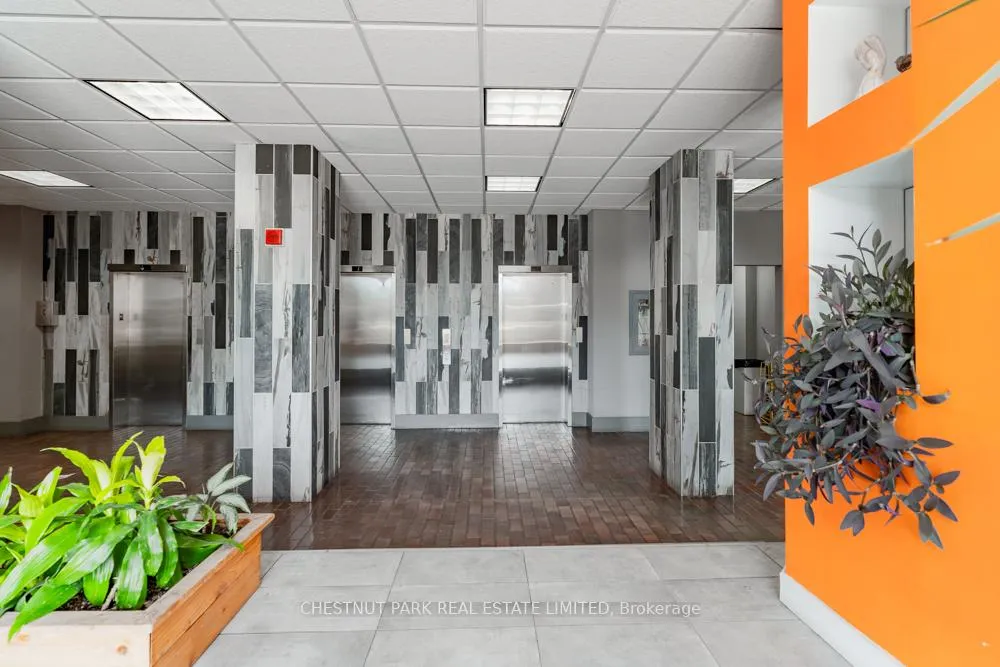 Photo 3 of Unit 1003, 150 Lakeshore Road W, Mississauga, Port Credit — HOMEH