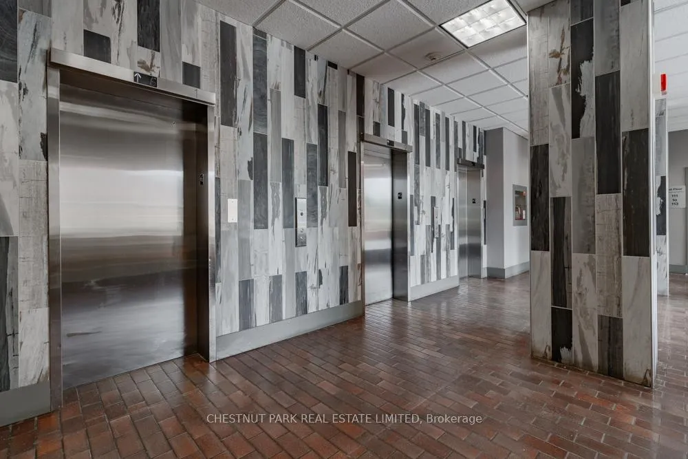 Photo 4 of Unit 1003, 150 Lakeshore Road W, Mississauga, Port Credit — HOMEH