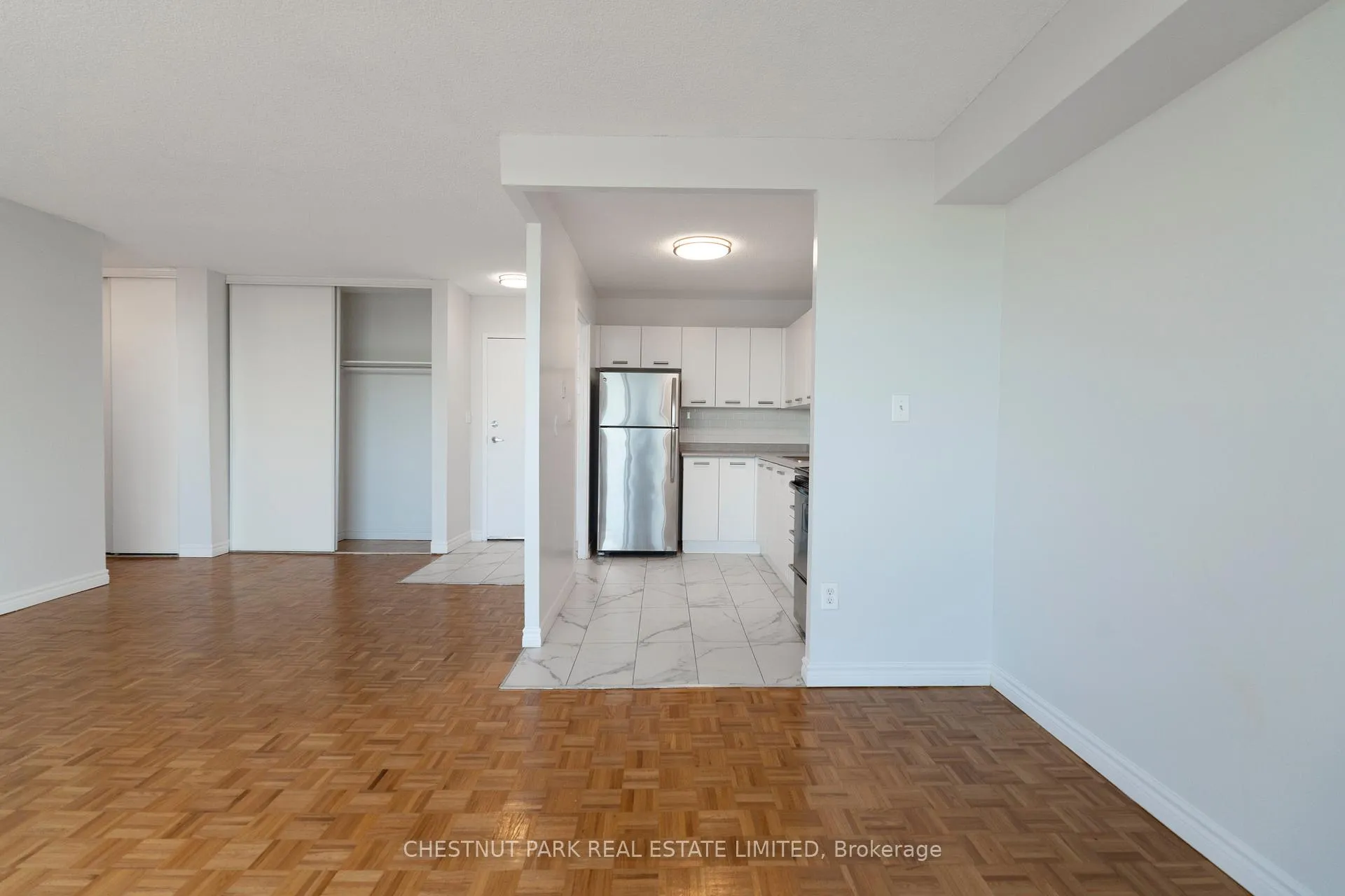 Photo 11 of Unit 1003, 150 Lakeshore Road W, Mississauga, Port Credit — HOMEH