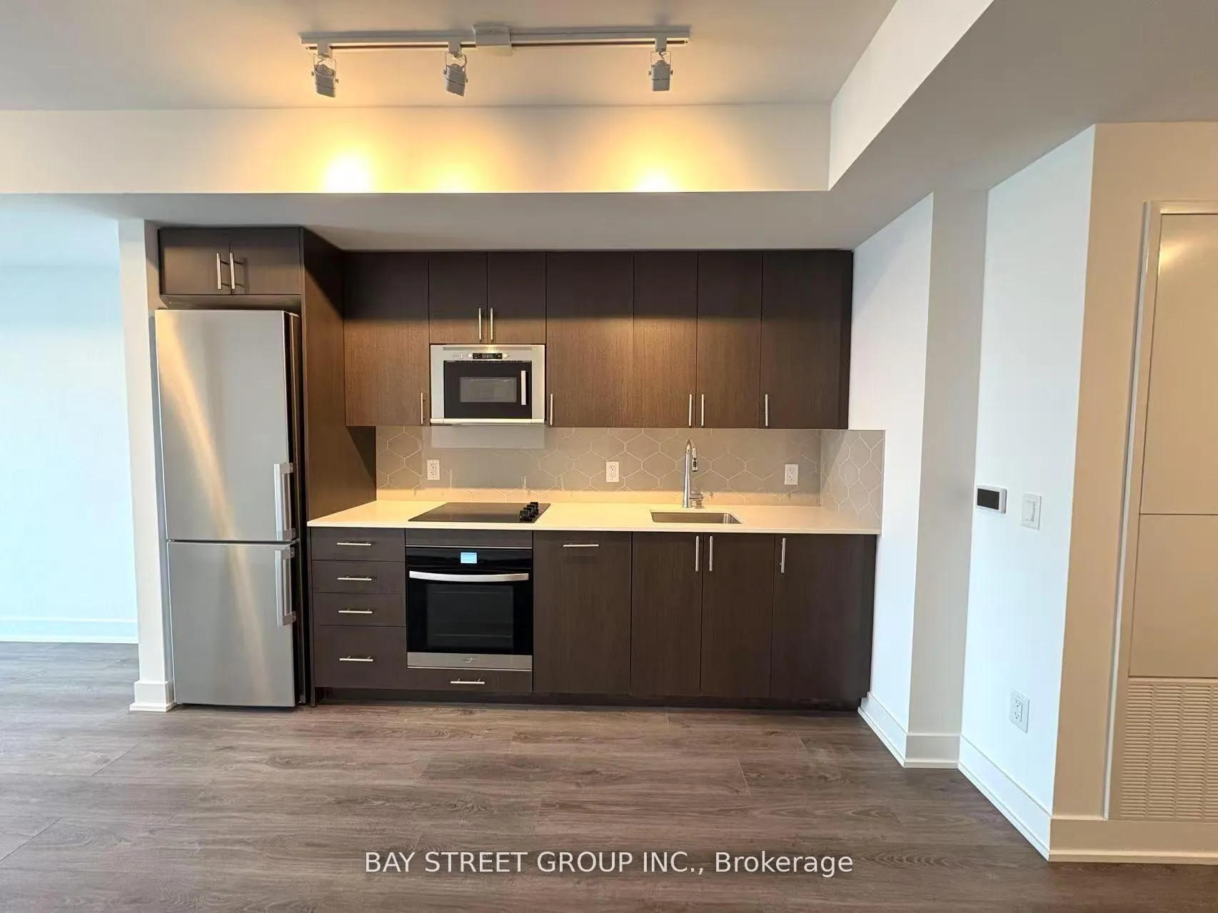 Photo 6 of Unit 1720, 2545 Simcoe Street N, Oshawa, Windfields — HOMEH