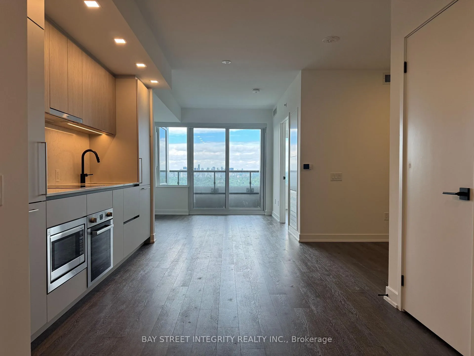 Photo 4 of Unit 3805, 609 Sherbourne Street, Toronto, North St. James Town — HOMEH