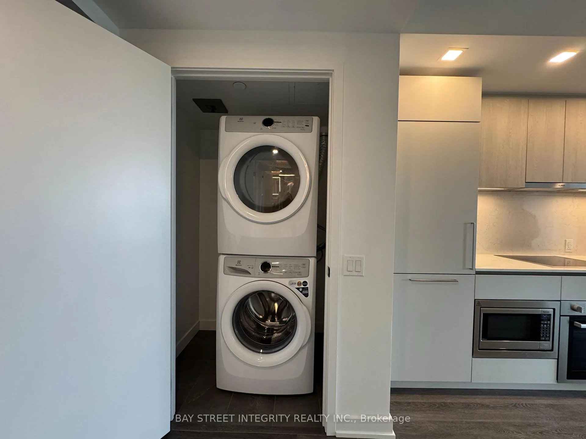 Photo 15 of Unit 3805, 609 Sherbourne Street, Toronto, North St. James Town — HOMEH