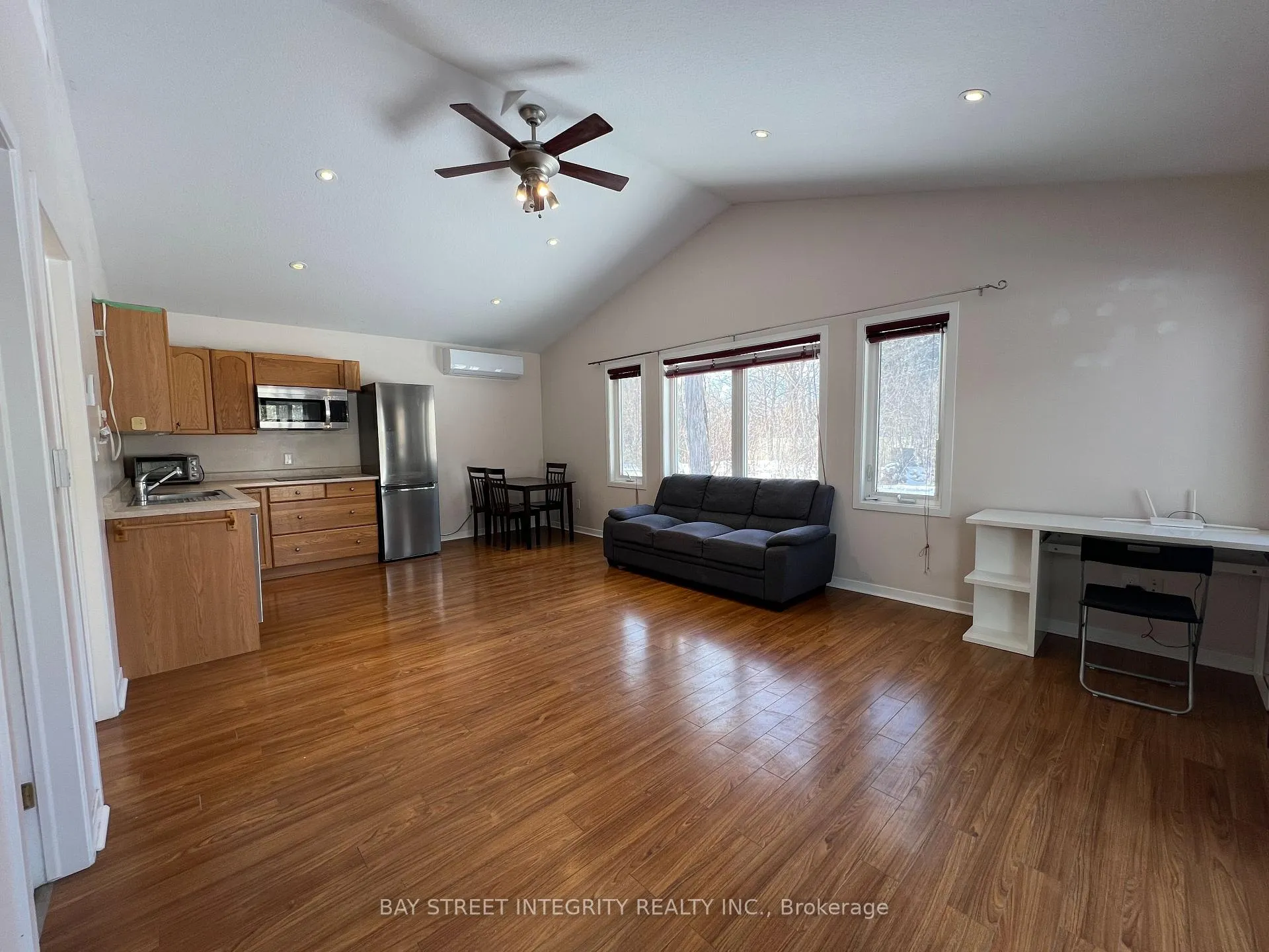 Photo 5 of Unit 2, 1339 Pinegrove Road, Oakville, West — HOMEH