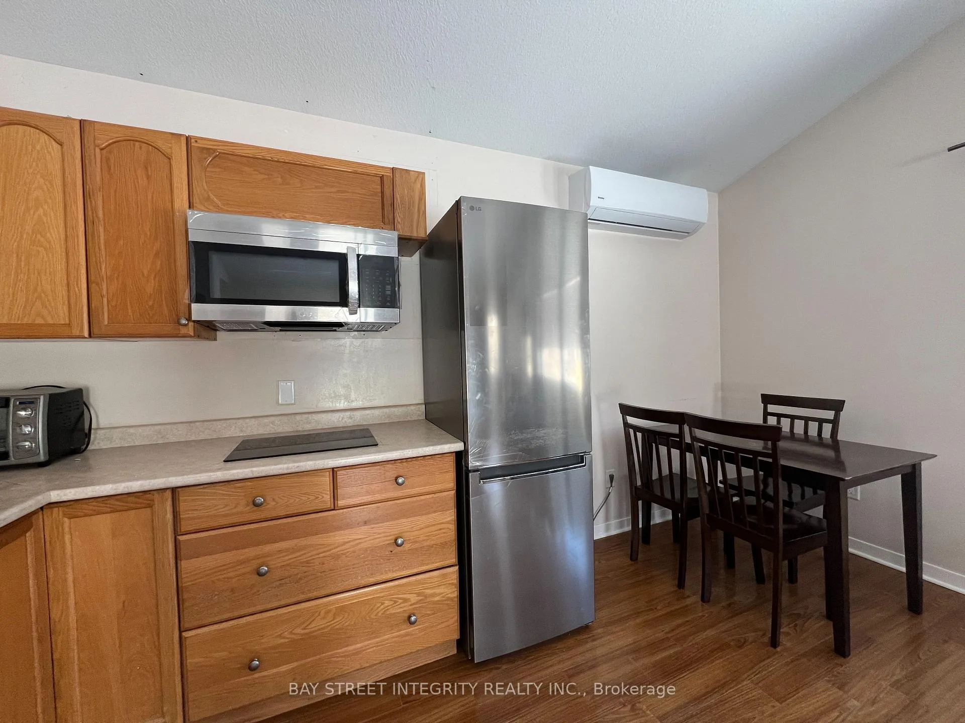 Photo 9 of Unit 2, 1339 Pinegrove Road, Oakville, West — HOMEH