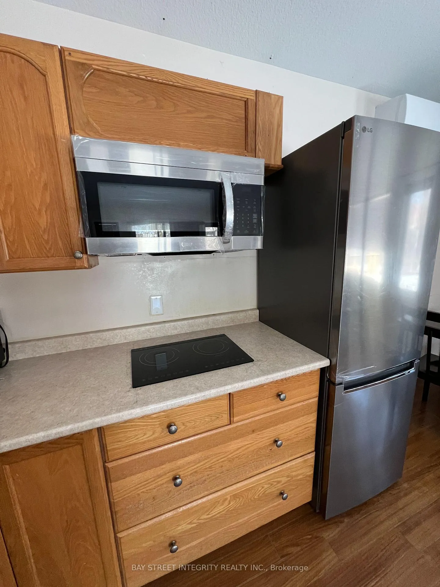 Photo 10 of Unit 2, 1339 Pinegrove Road, Oakville, West — HOMEH