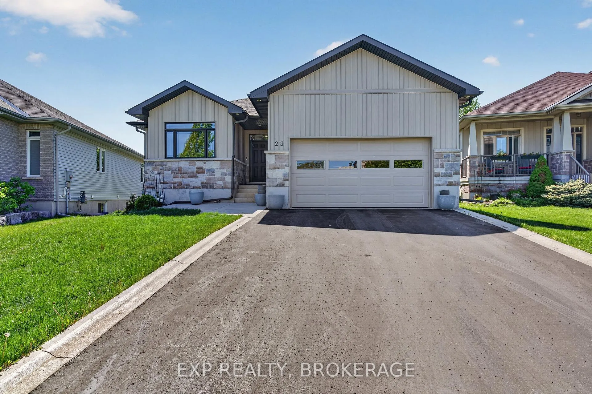 Photo 1 of 23 Admiral'S Court, Barrie, Innis-Shore — HOMEH