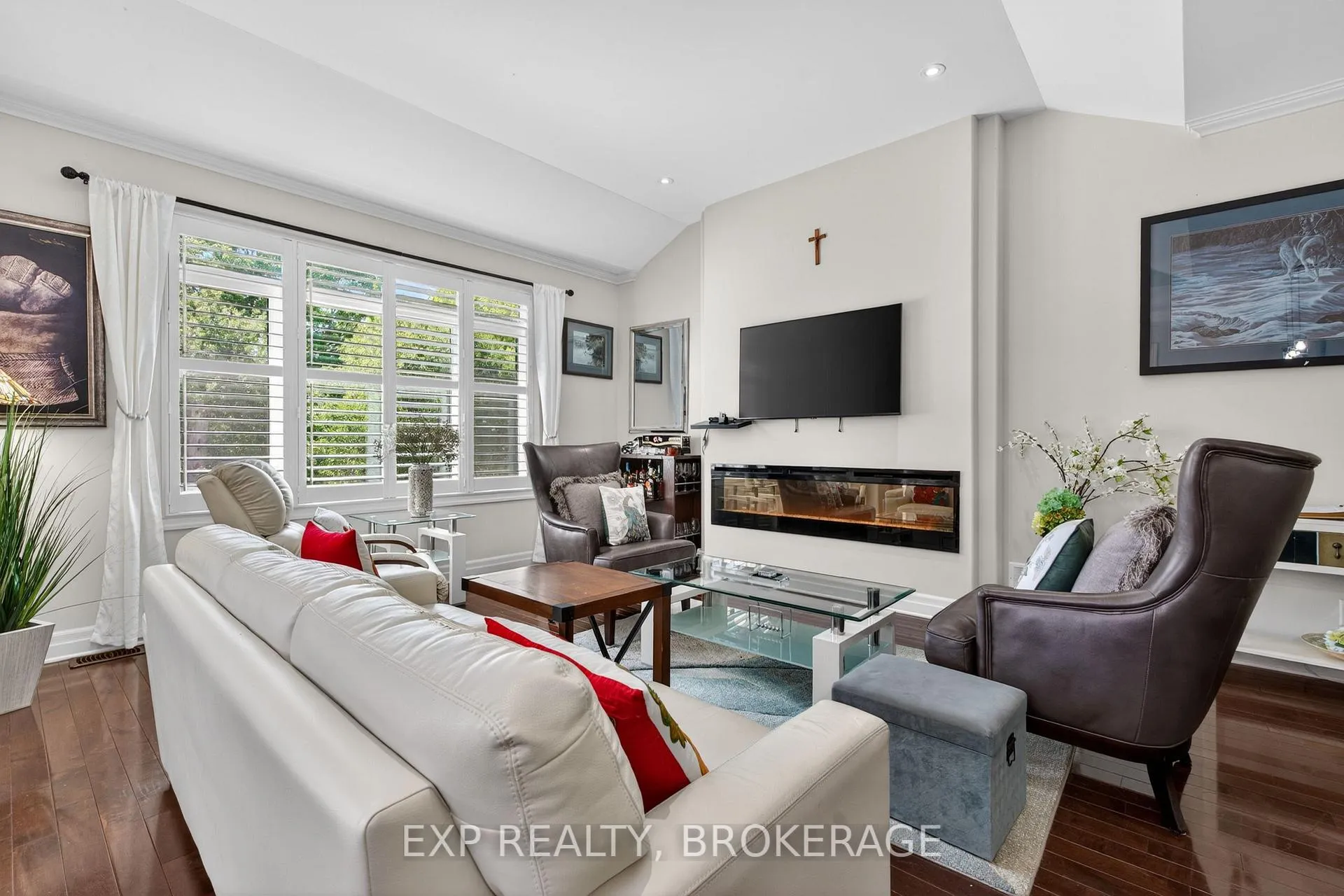 Photo 6 of 23 Admiral'S Court, Barrie, Innis-Shore — HOMEH