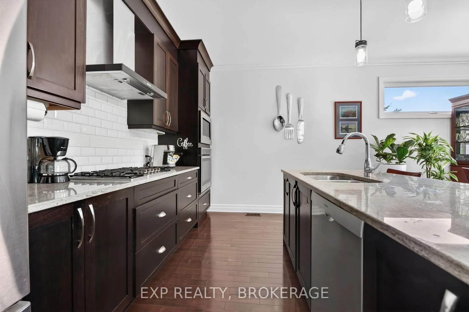 Photo 16 of 23 Admiral'S Court, Barrie, Innis-Shore — HOMEH