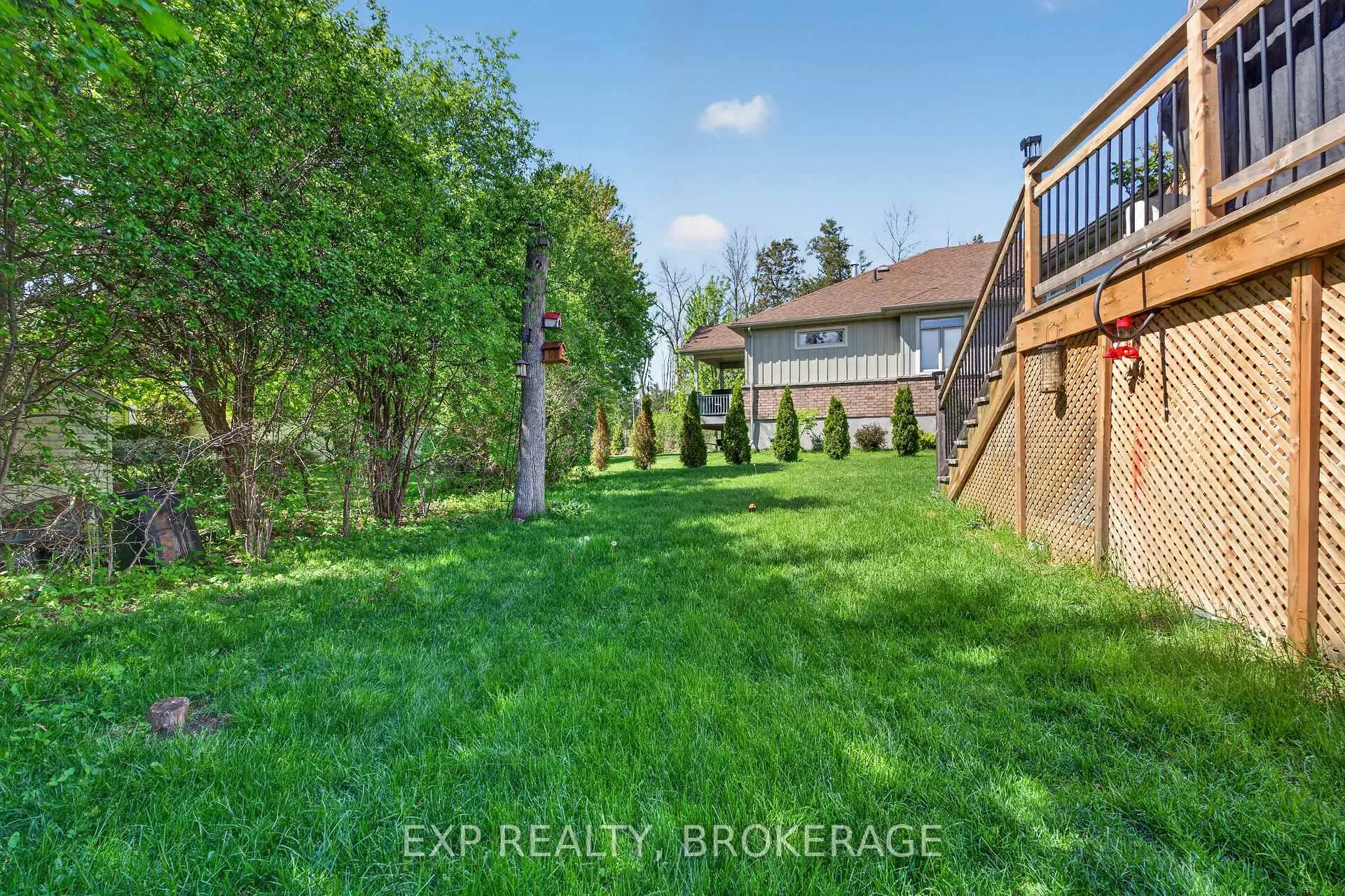 Photo 36 of 23 Admiral'S Court, Barrie, Innis-Shore — HOMEH
