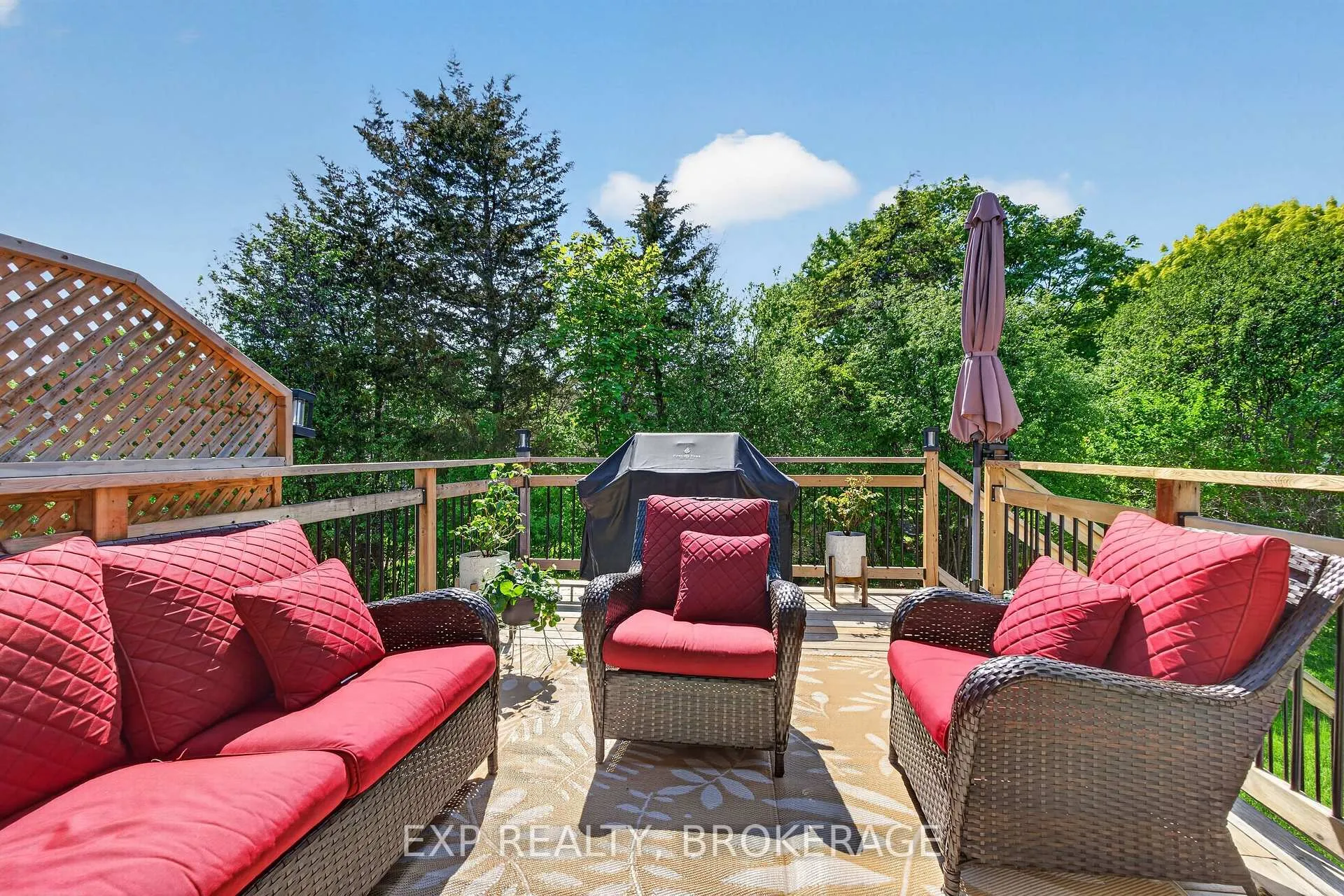 Photo 40 of 23 Admiral'S Court, Barrie, Innis-Shore — HOMEH