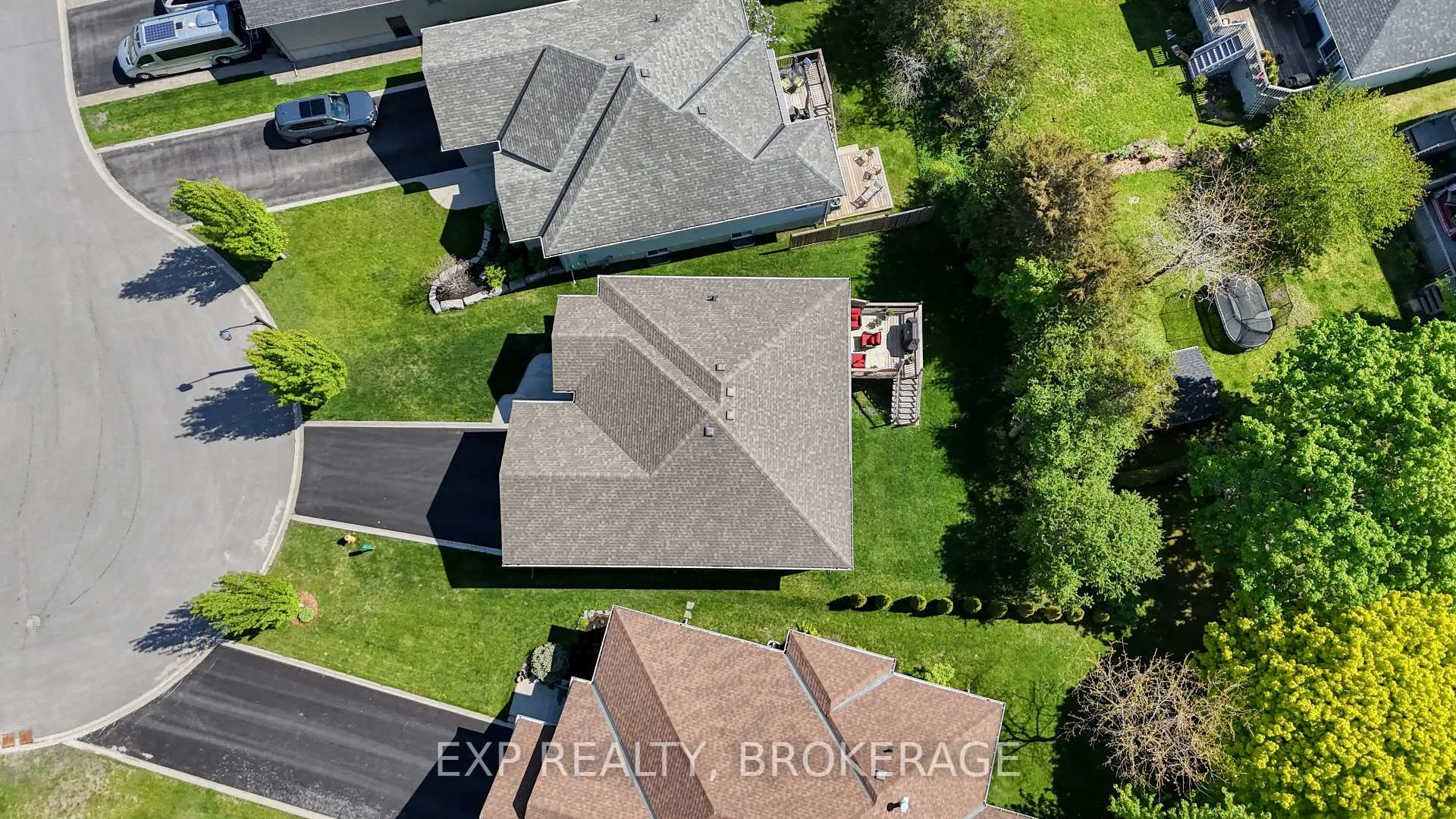 Photo 43 of 23 Admiral'S Court, Barrie, Innis-Shore — HOMEH