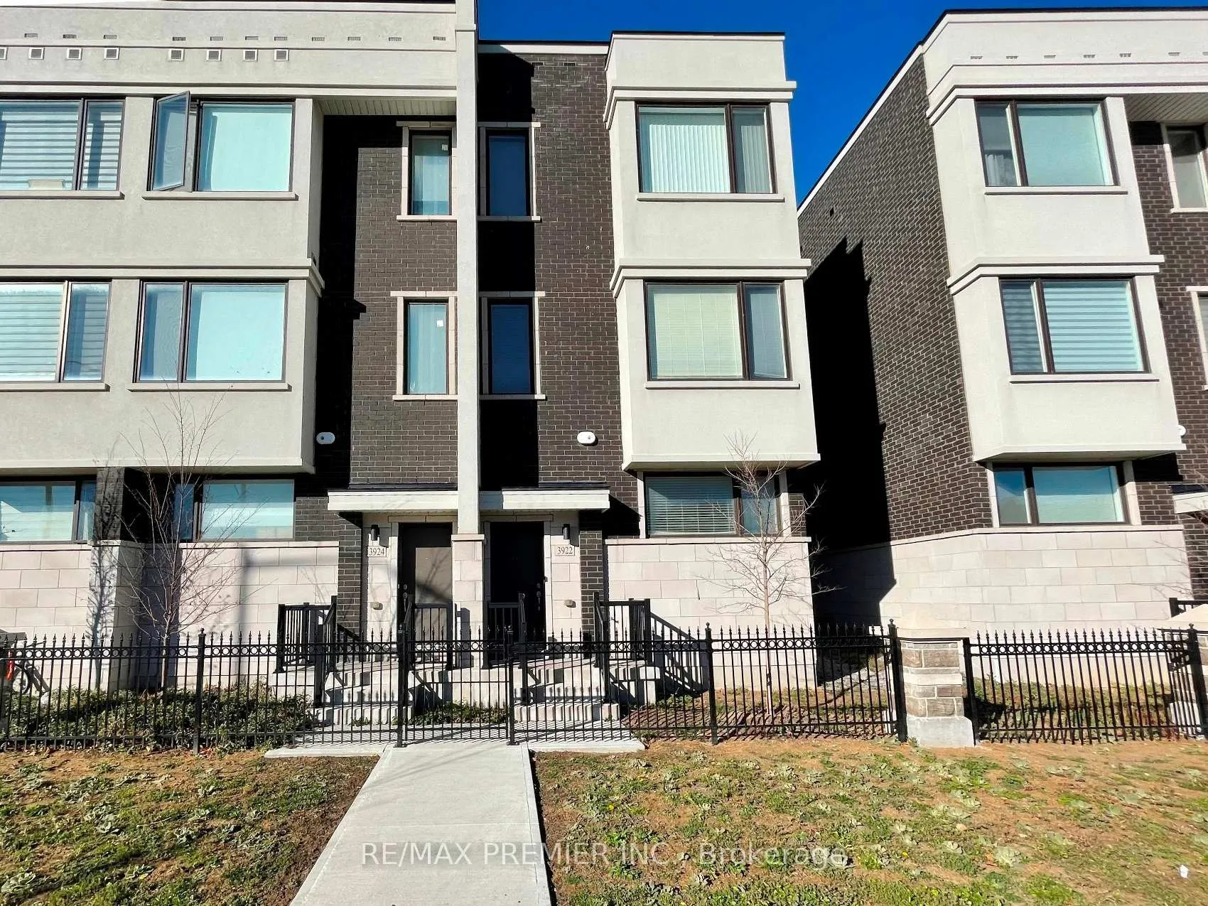 Photo 2 of 3922 Major Mackenzie Drive, Vaughan, Vellore Village — HOMEH