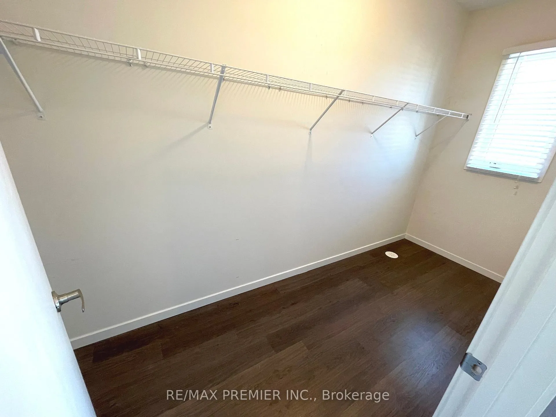 Photo 20 of 3922 Major Mackenzie Drive, Vaughan, Vellore Village — HOMEH