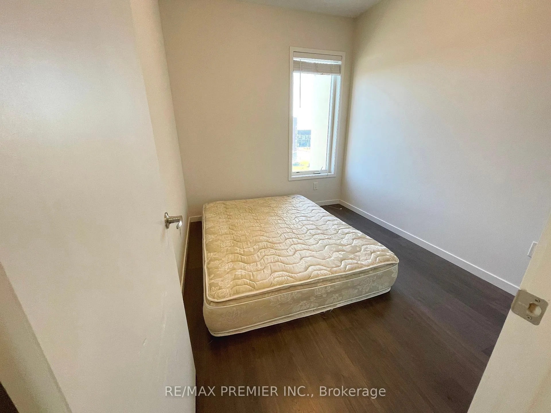 Photo 22 of 3922 Major Mackenzie Drive, Vaughan, Vellore Village — HOMEH