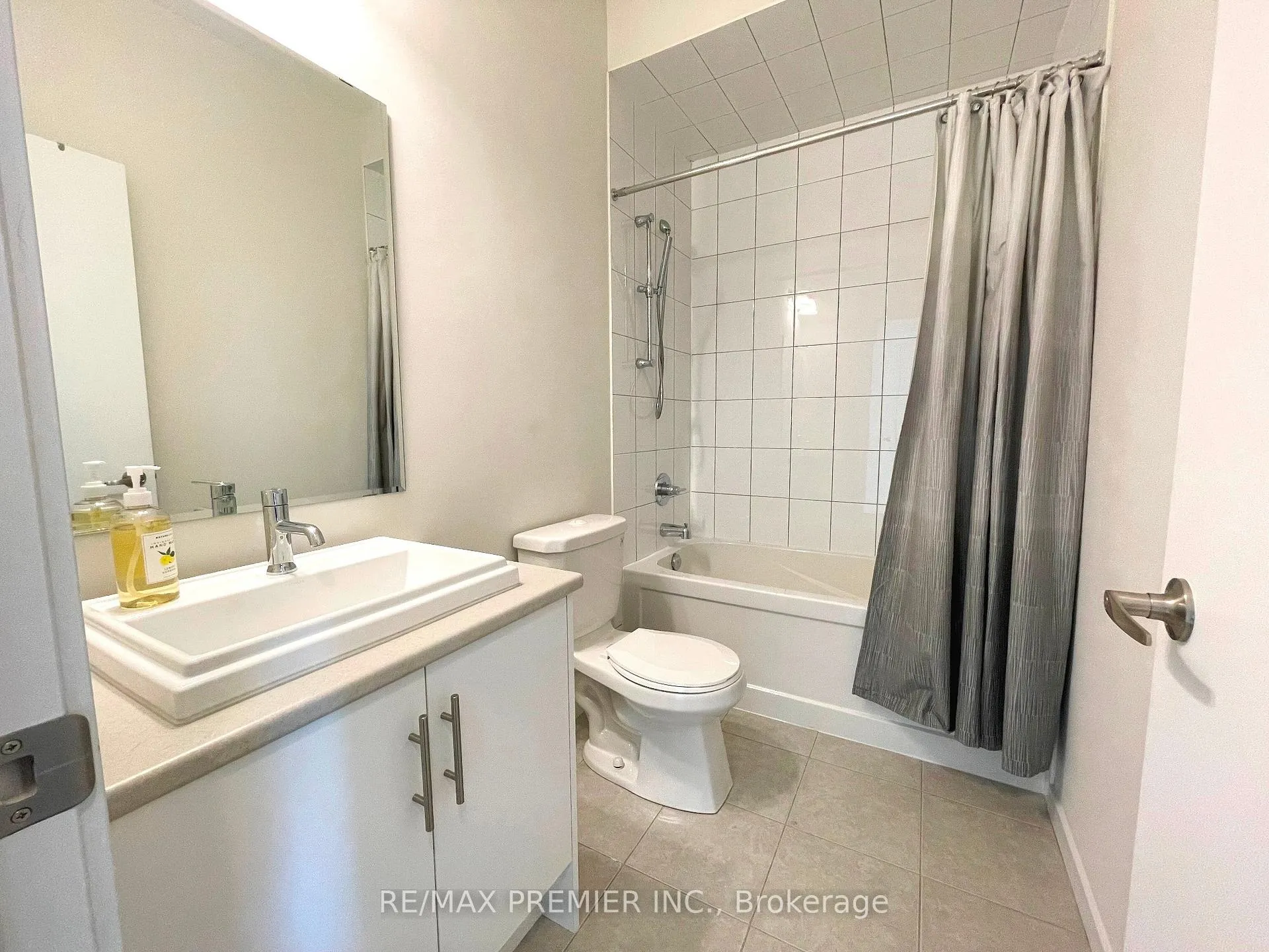 Photo 23 of 3922 Major Mackenzie Drive, Vaughan, Vellore Village — HOMEH